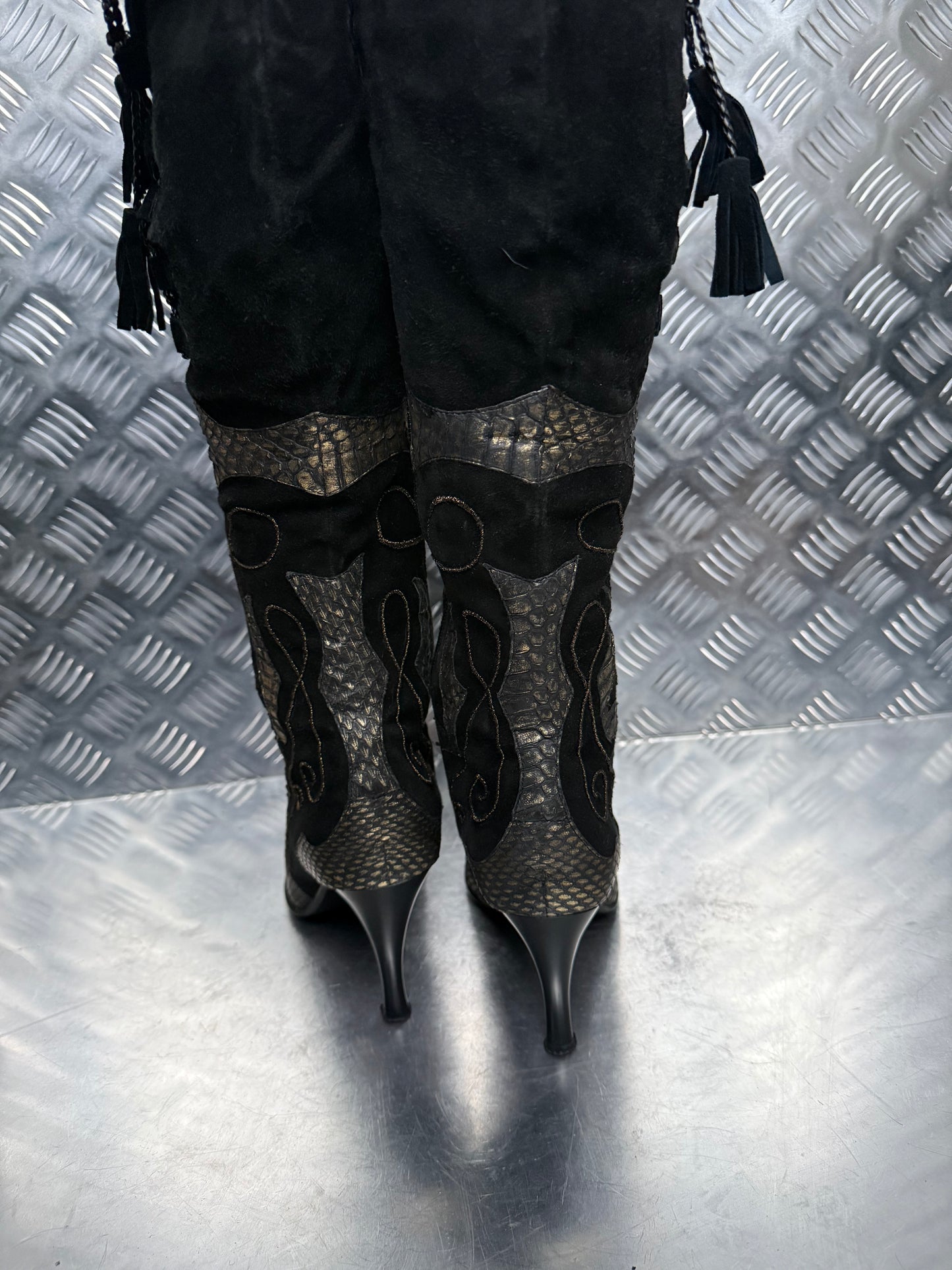 Vintage Italian Black Suede Embroidered Heeled Boots TWINKLING GLOBAL