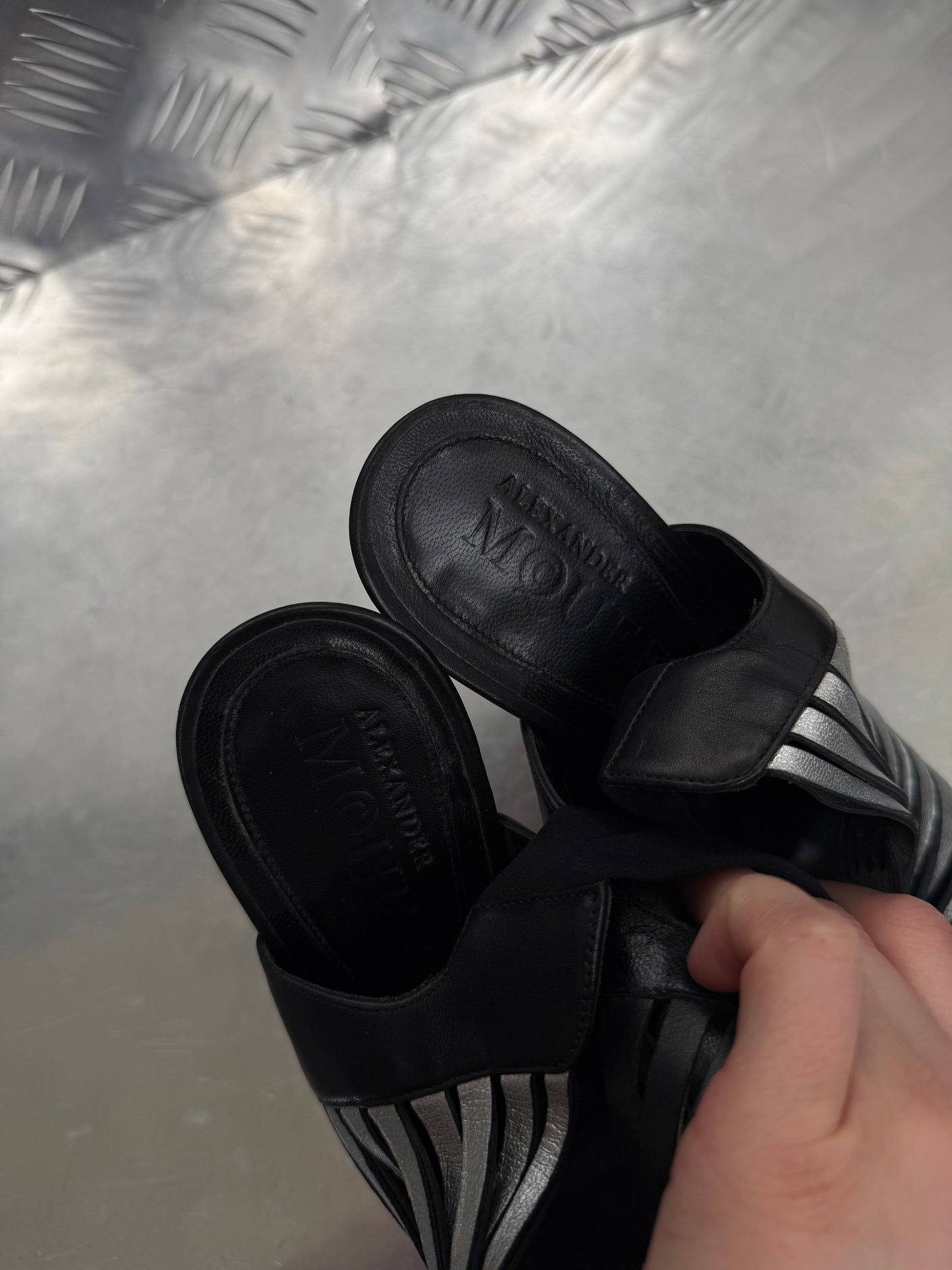 Alexander McQueen leather heels TWINKLING GLOBAL
