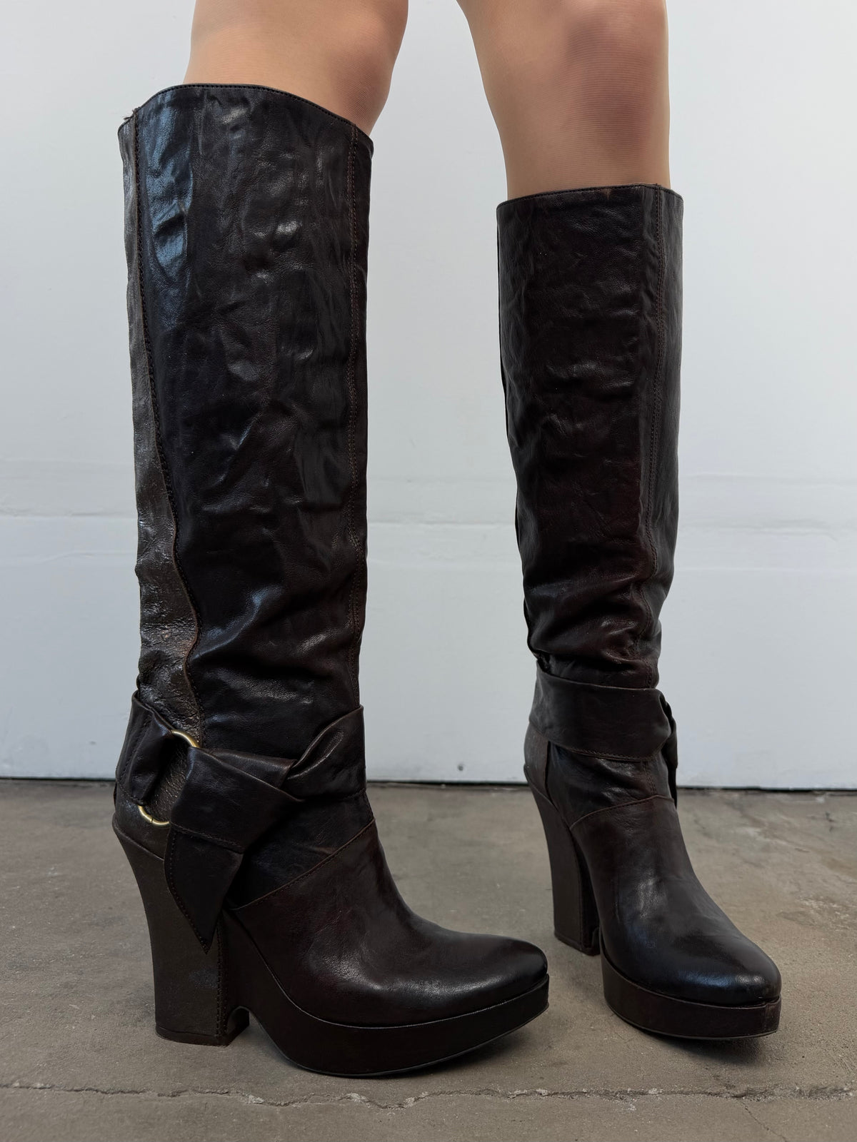Vintage Vic Matiē brown leather platform boots TWINKLING GLOBAL