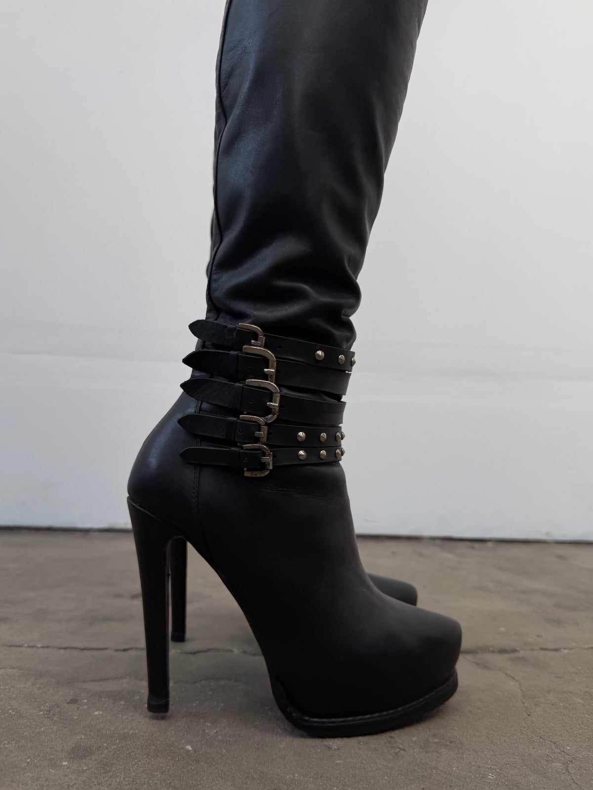 Vintage leather over-the-knee boots with studs TWINKLING GLOBAL