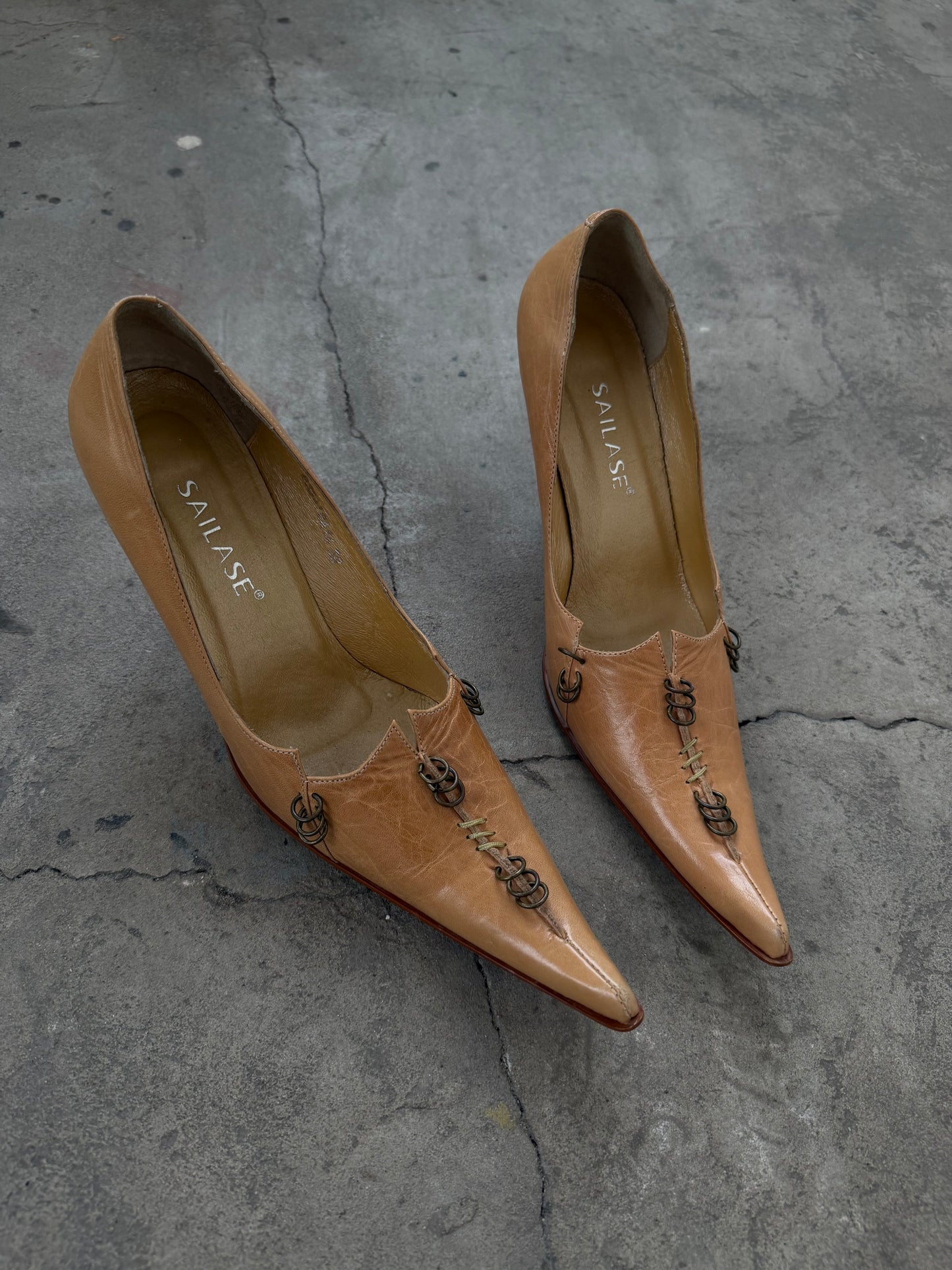 Vintage Sailase pierced leather heels TWINKLING GLOBAL