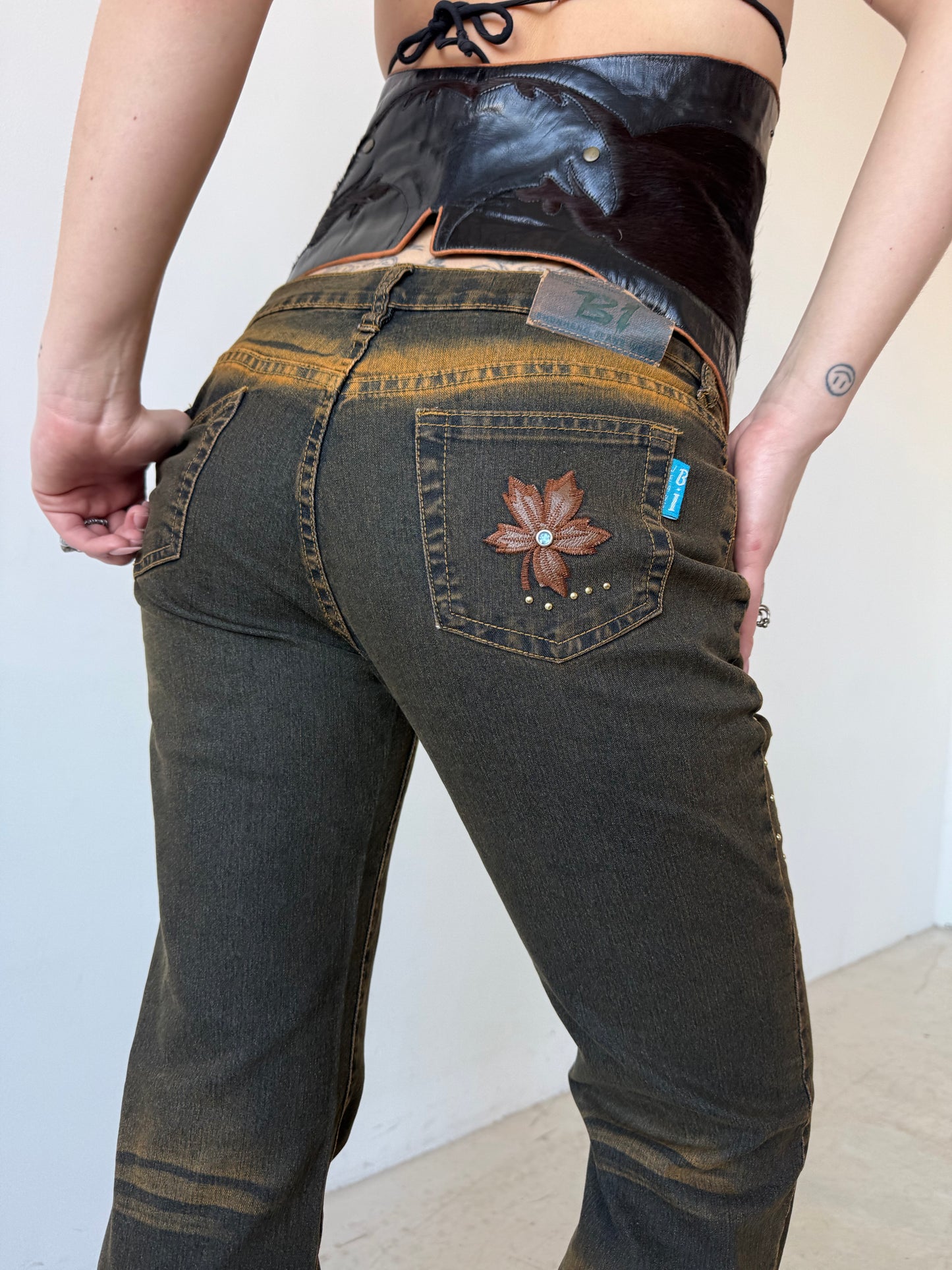 Vintage rust effect flared jeans TWINKLING GLOBAL