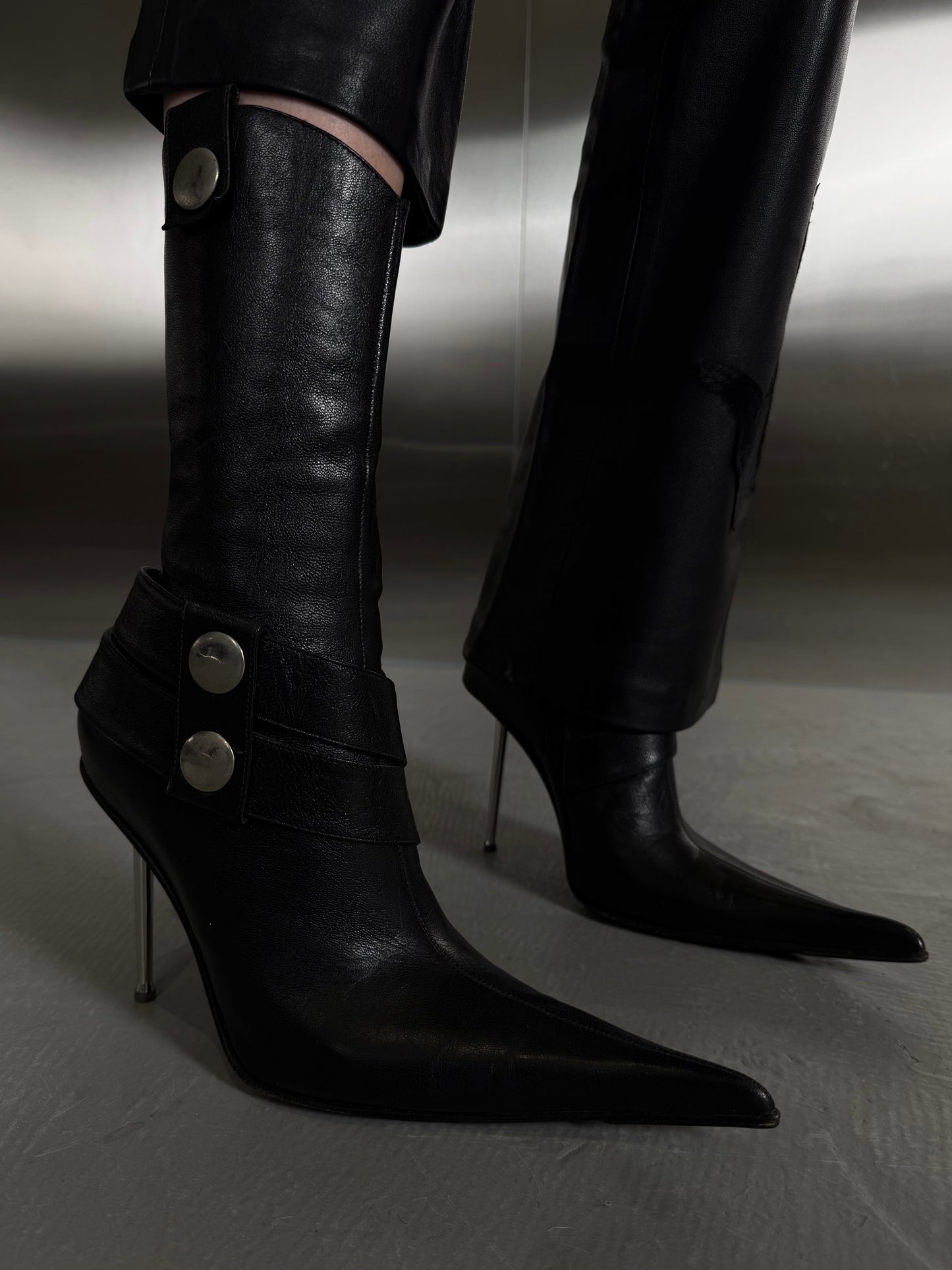 Vintage pointed leather boots TWINKLING GLOBAL