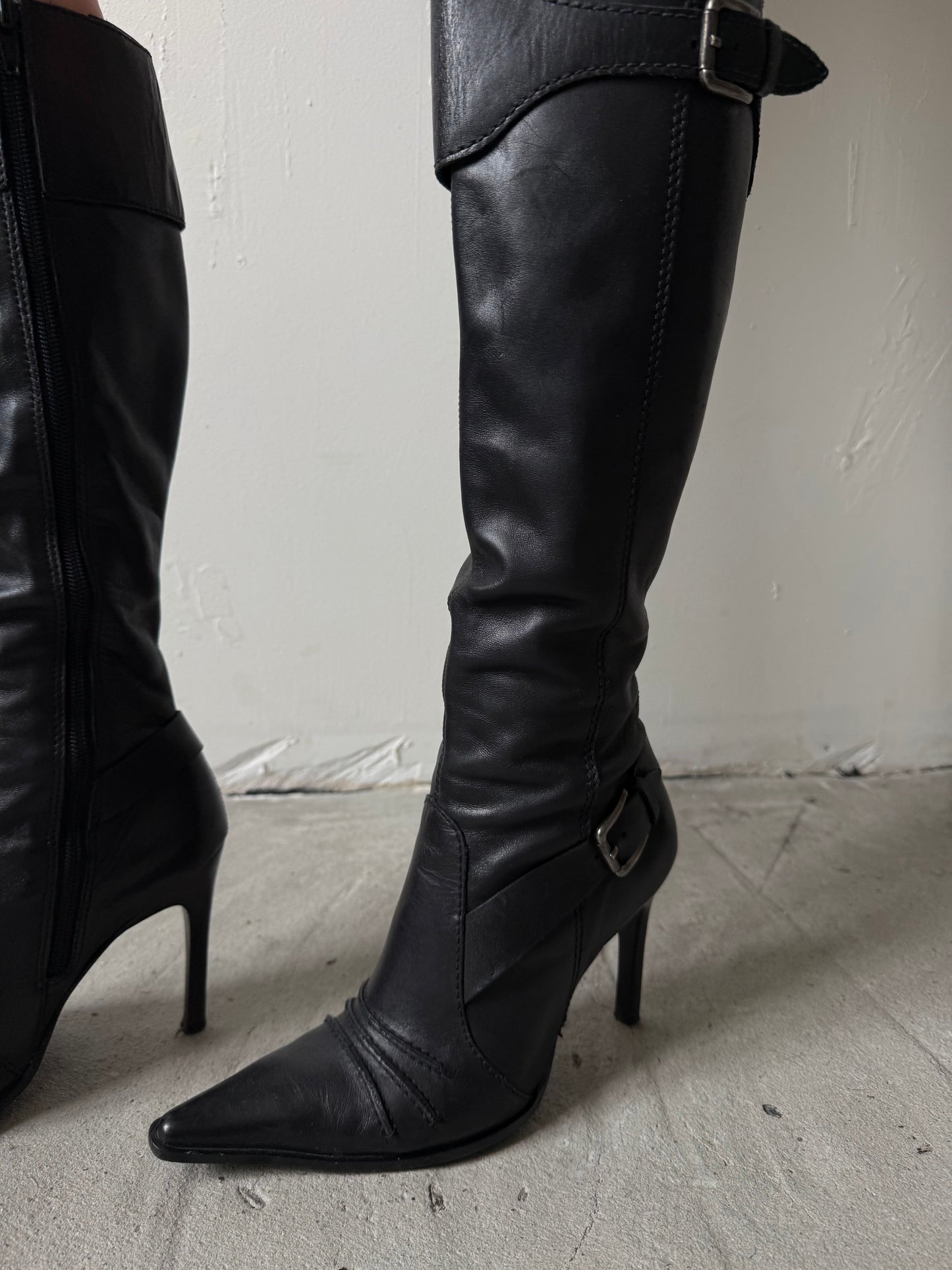 Vintage y2k leather knee-high boots TWINKLING GLOBAL