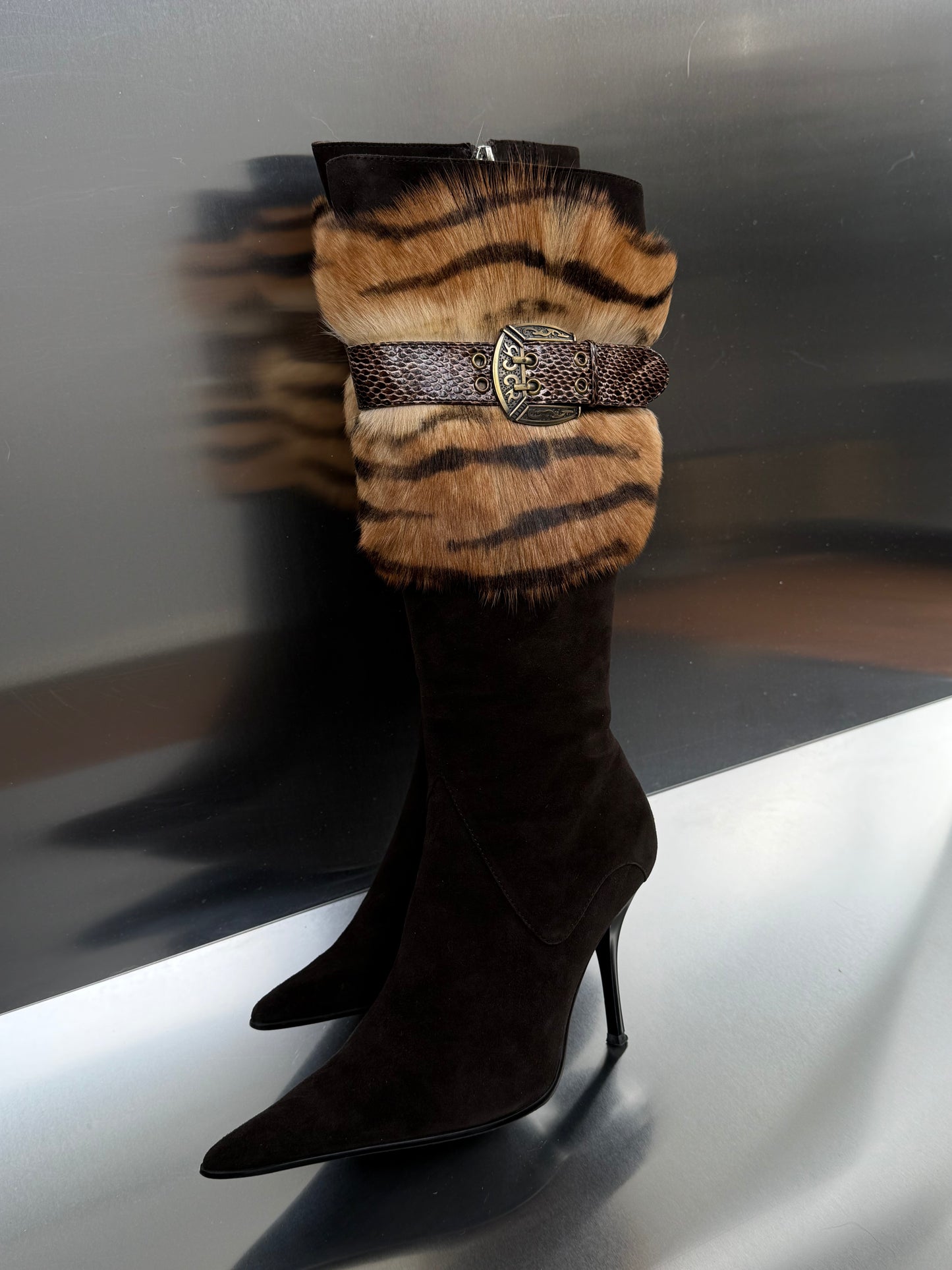 Vintage suede boots  TWINKLING GLOBAL