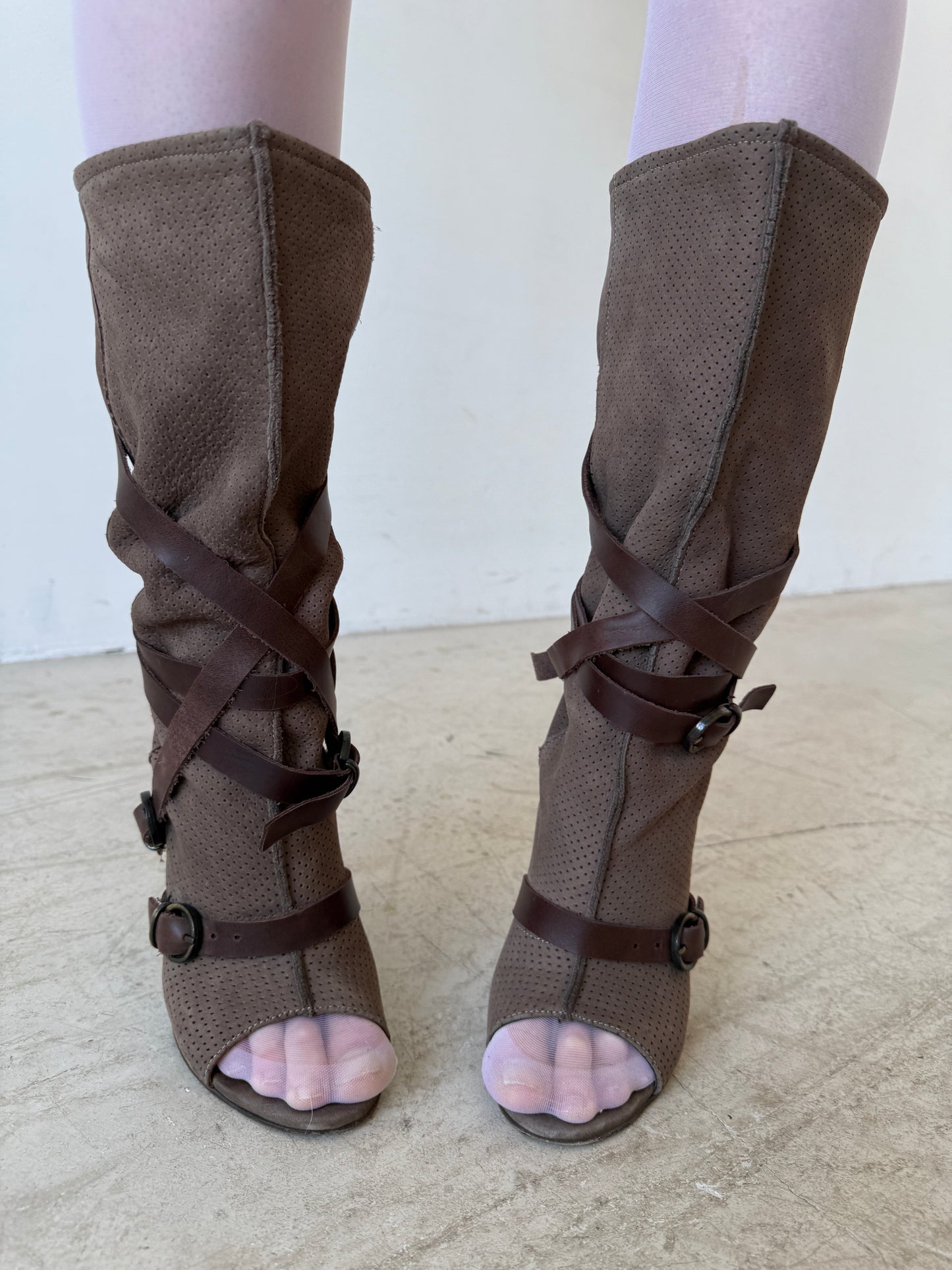 Vintage suede leather open-toe boots with straps TWINKLING GLOBAL