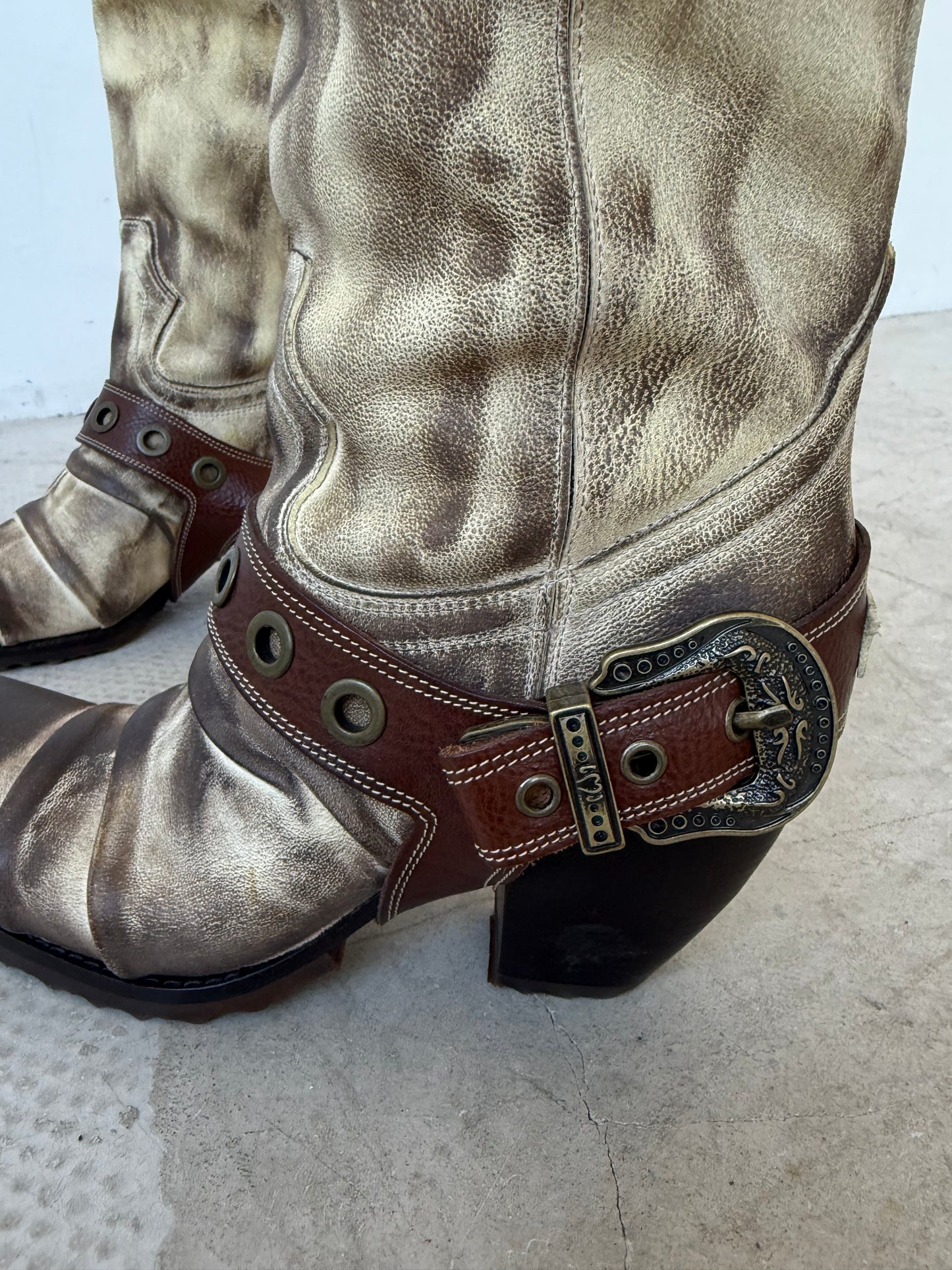 Vintage leather cowboy boots Carlo Pazolini TWINKLING GLOBAL