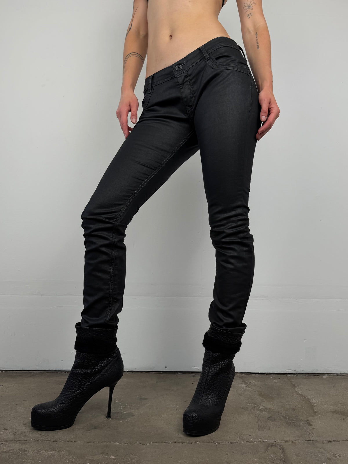 Black waxed denim jeans TWINKLING GLOBAL