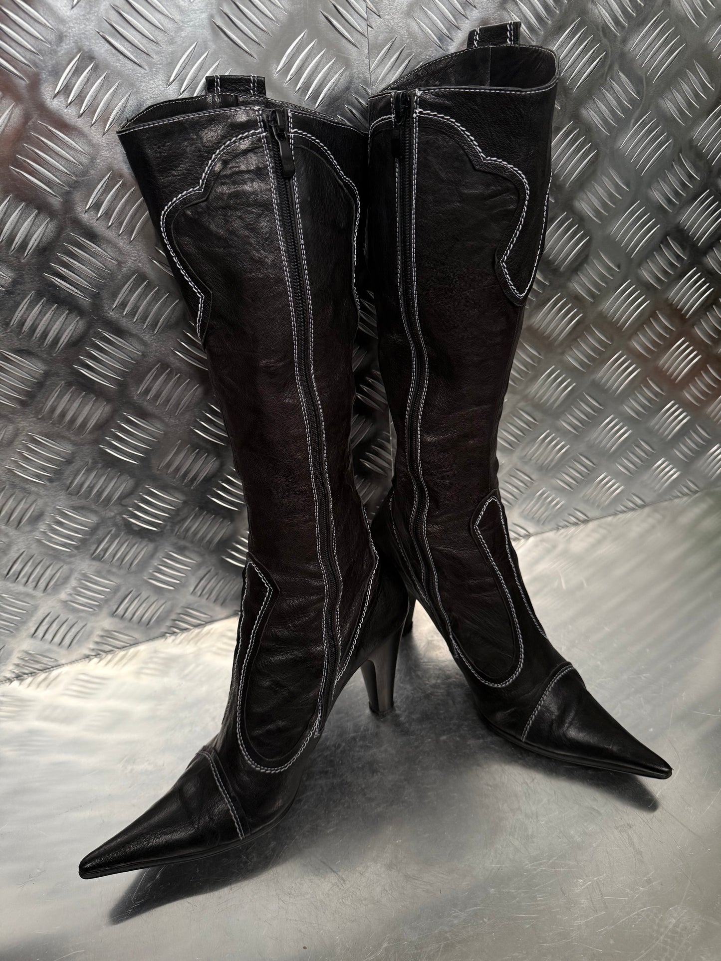 Vintage black leather cowboy boots Twinkling Global