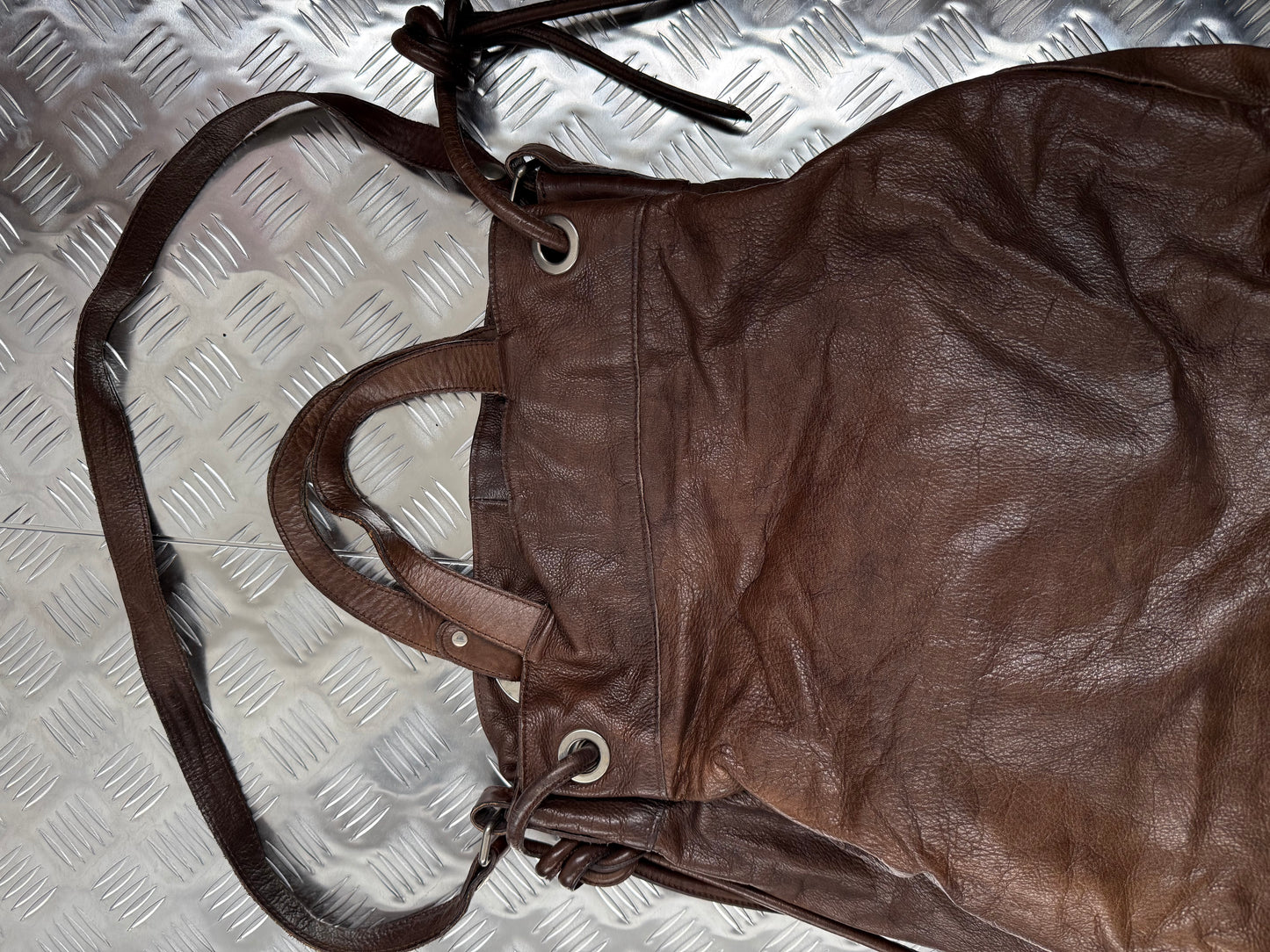 Vintage leather bucket bag TWINKLING GLOBAL