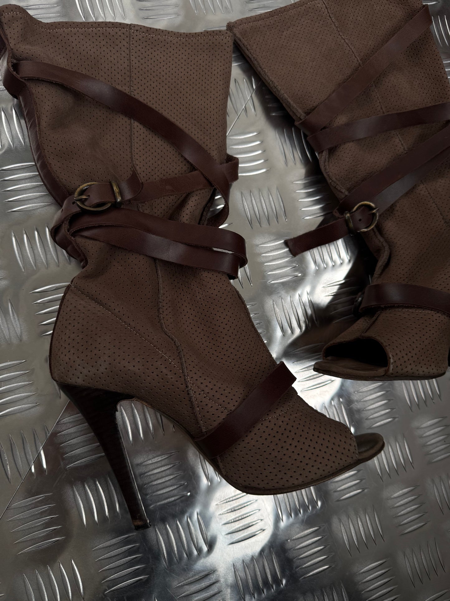 Vintage suede leather open-toe boots with straps TWINKLING GLOBAL