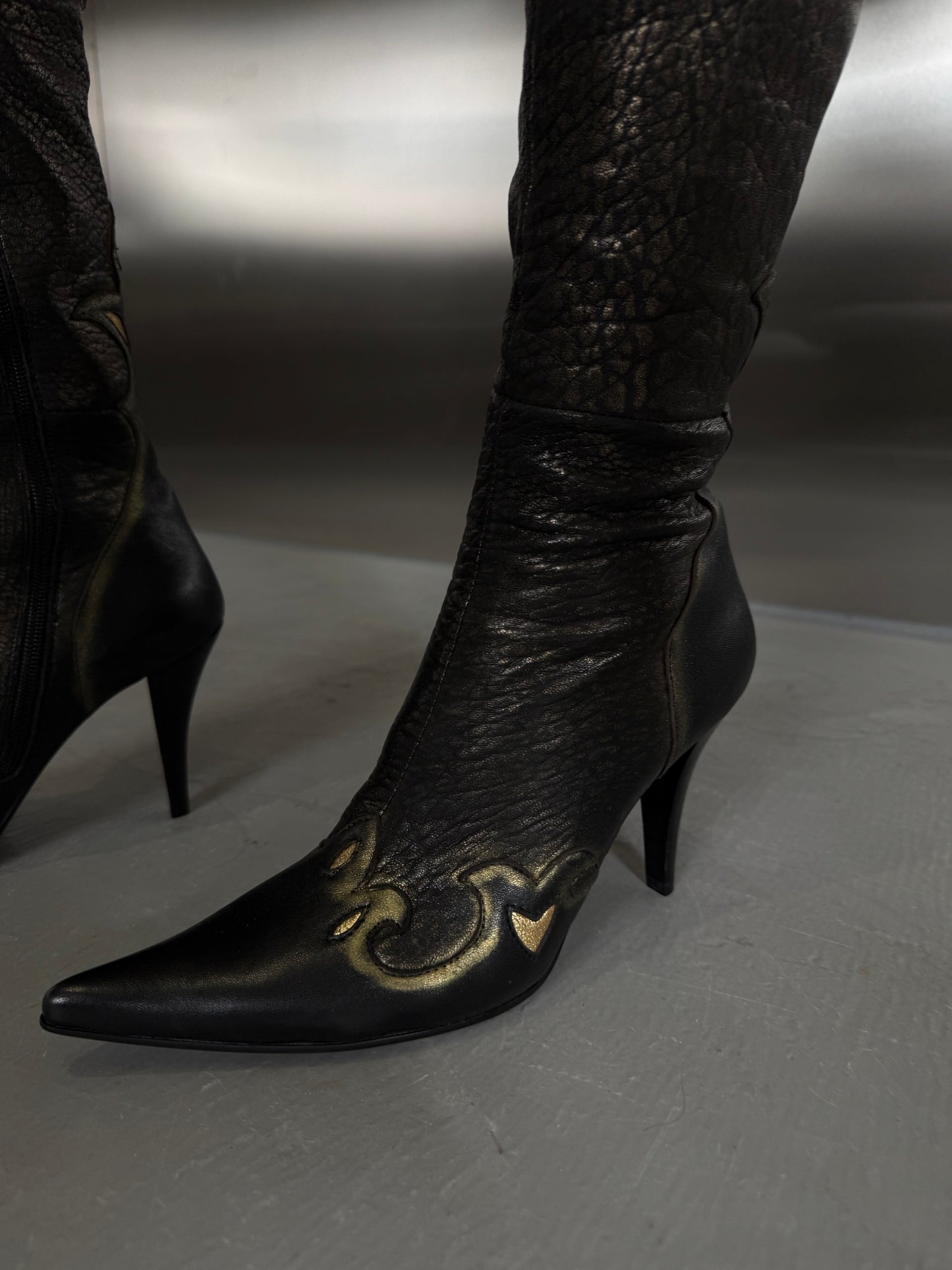 Vintage leather over-the-knee boots TWINKLING GLOBAL