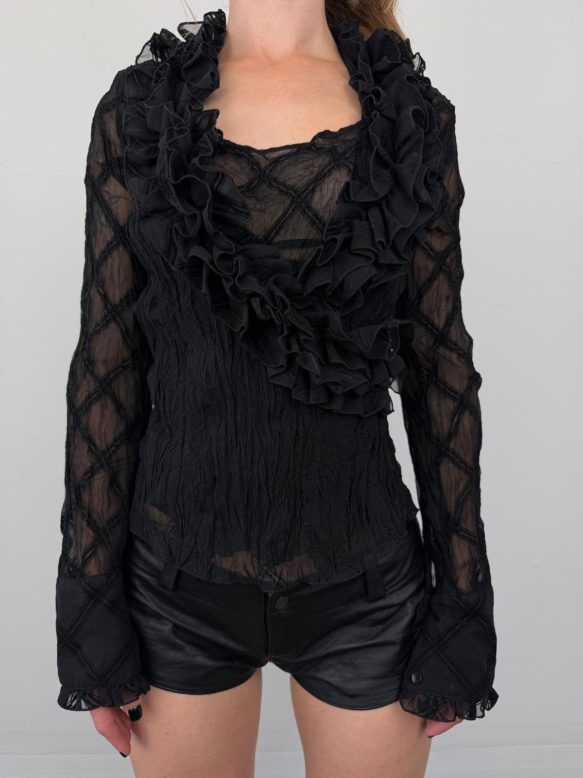 Vintage black ruched ruffle blouse TWINKLING GLOBAL