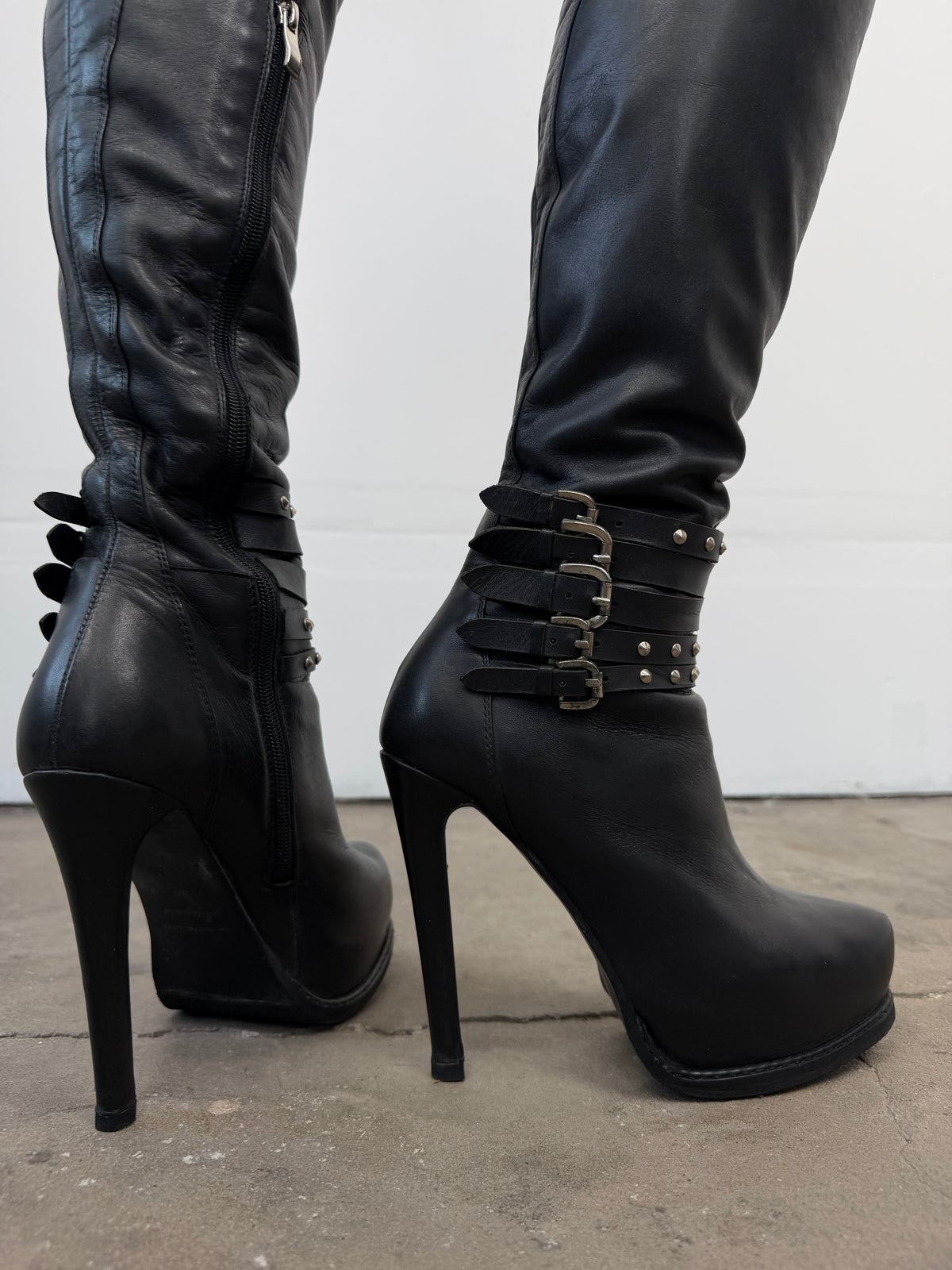 Vintage leather over-the-knee boots with studs TWINKLING GLOBAL