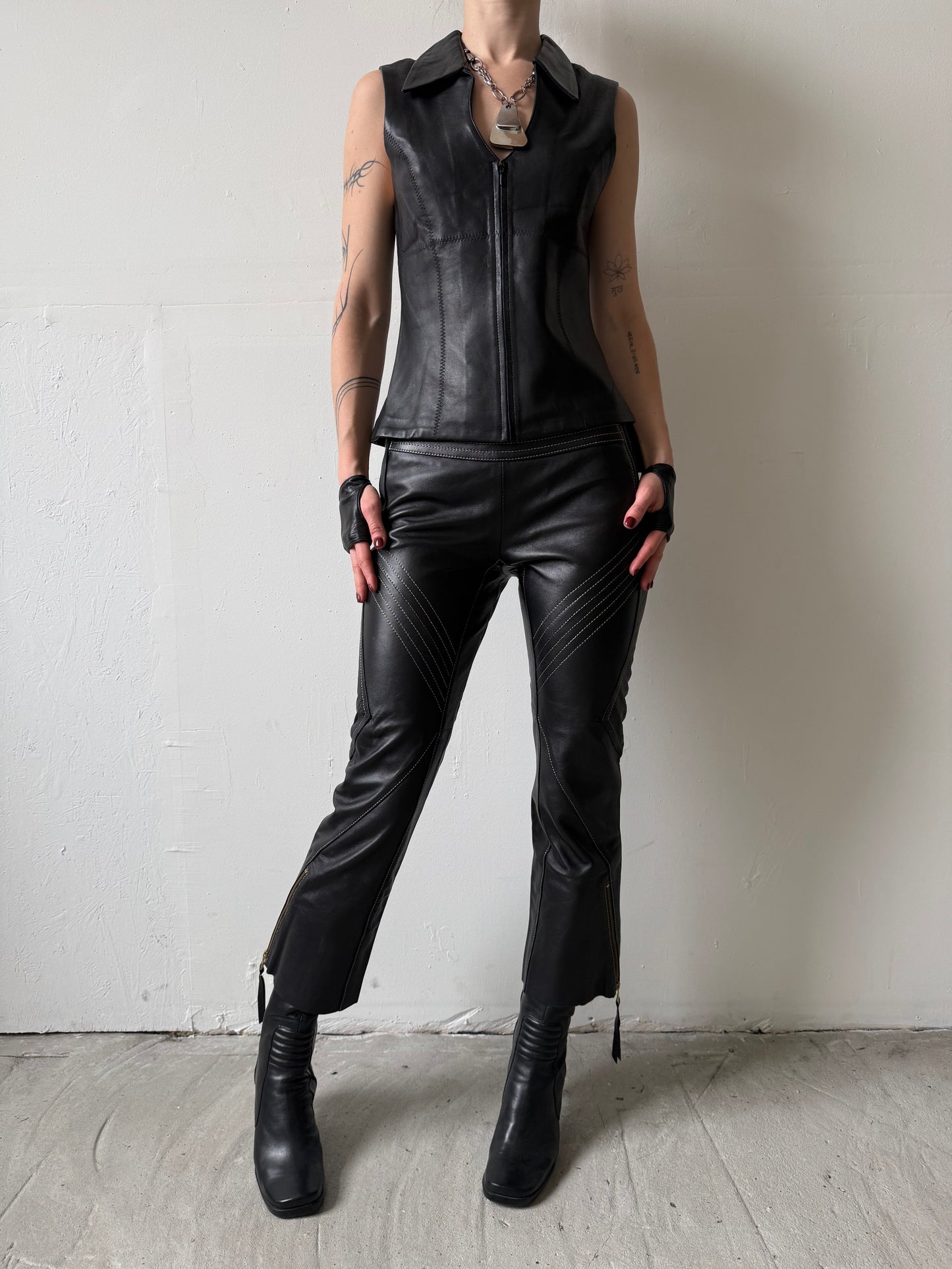 Vintage leather Y2K capri pants TWINKLING GLOBAL