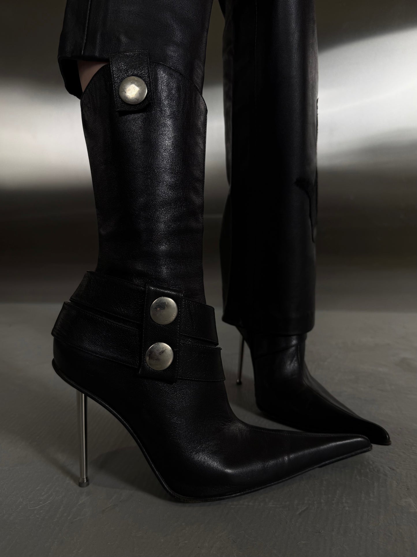 Vintage pointed leather boots TWINKLING GLOBAL