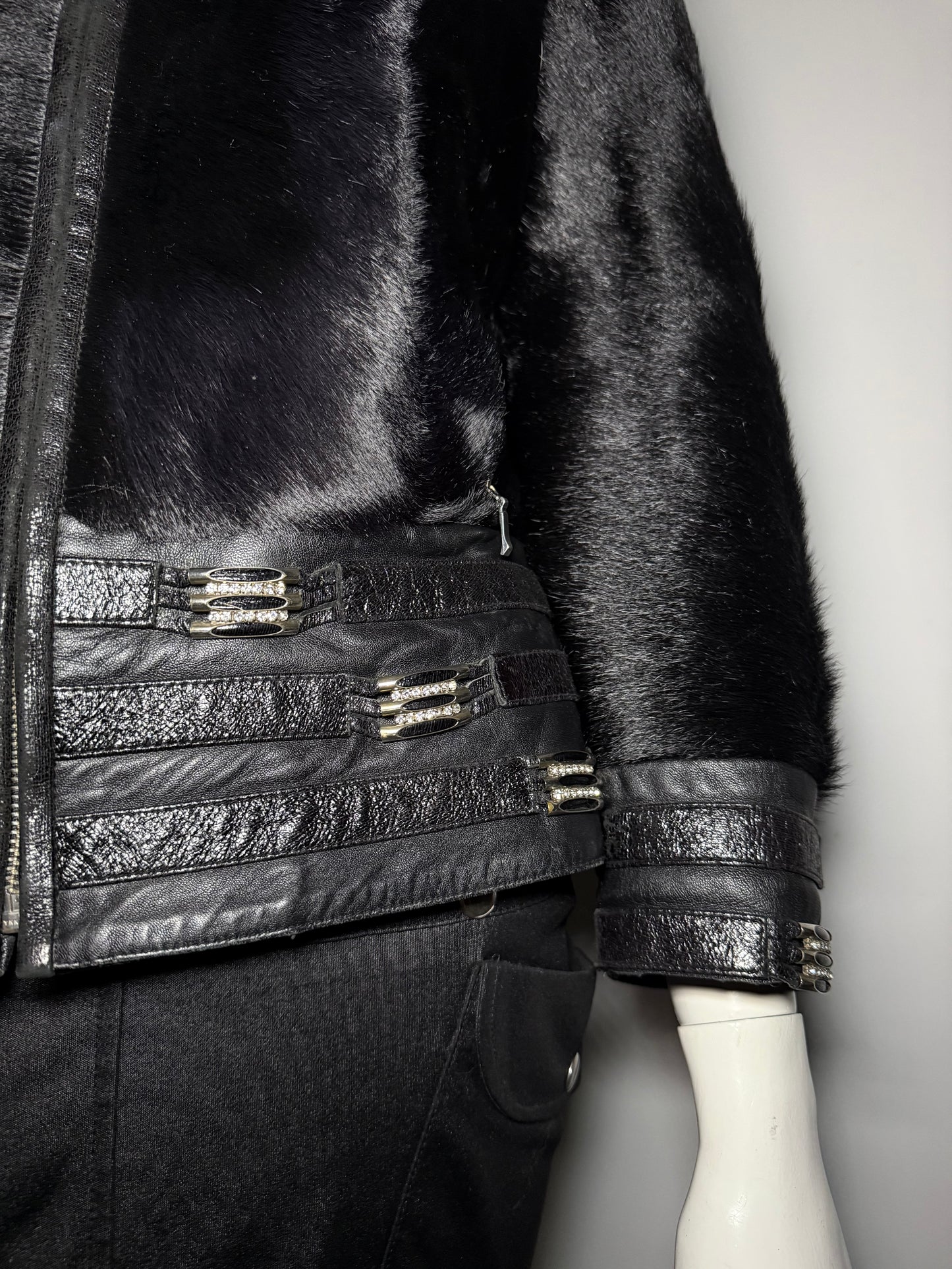 Vintage Black Leather Jacket TWINKLING GLOBAL