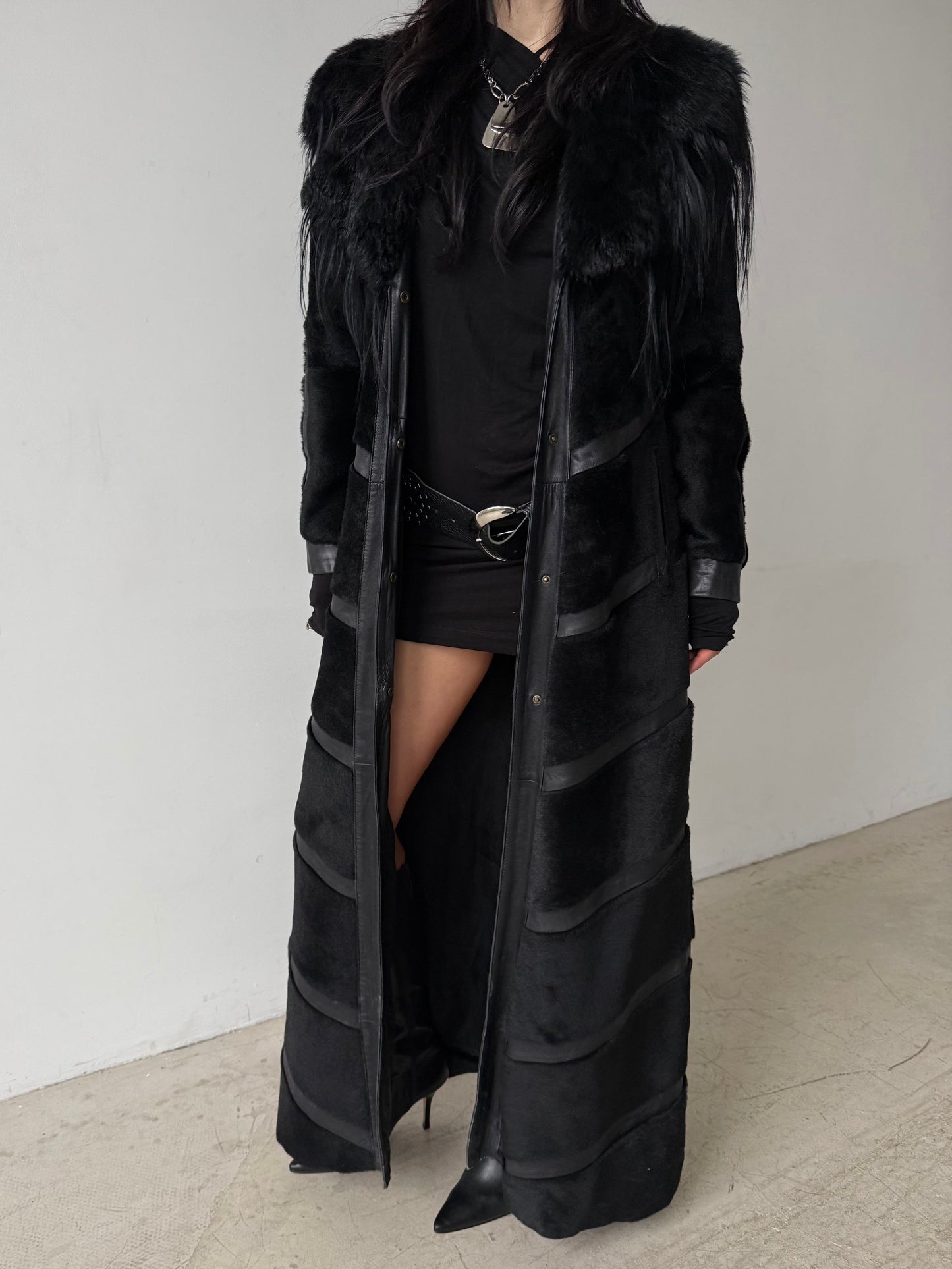 Vintage Black Leather Long Coat TWINKLING GLOBAL