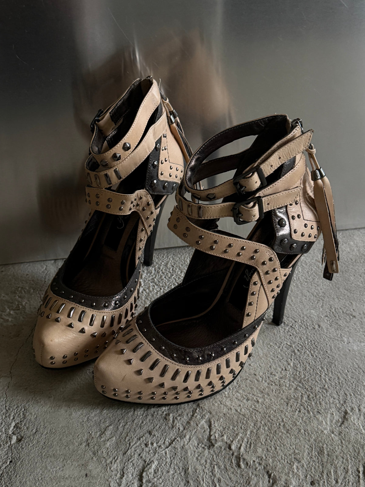 Beige studded heels TWINKLING GLOBAL