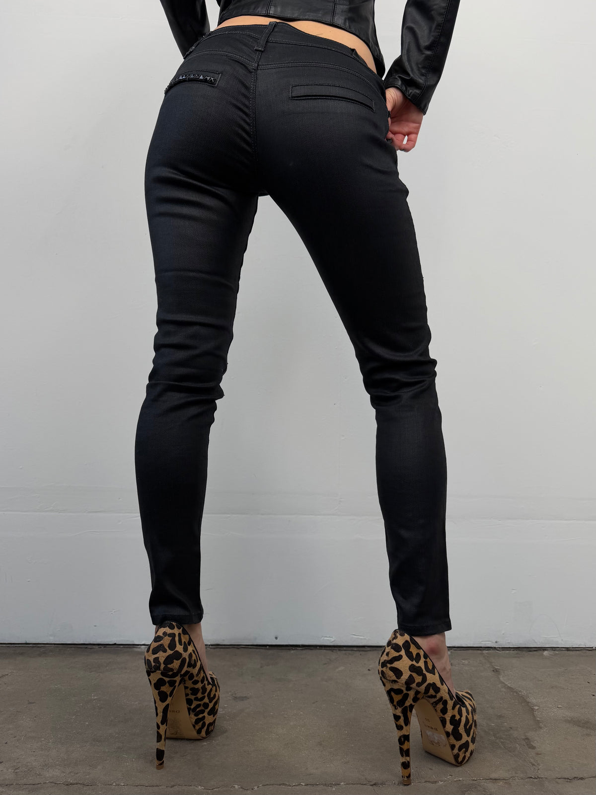 Vintage GUESS black waxed jeans TWINKLING GLOBAL