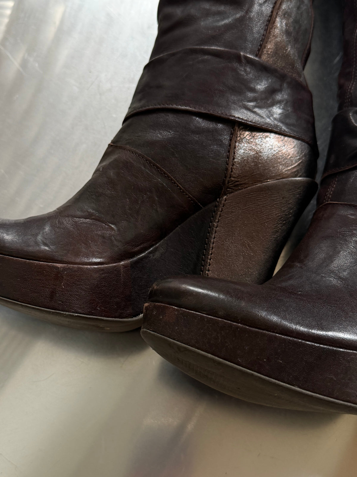 Vintage Vic Matiē brown leather platform boots TWINKLING GLOBAL