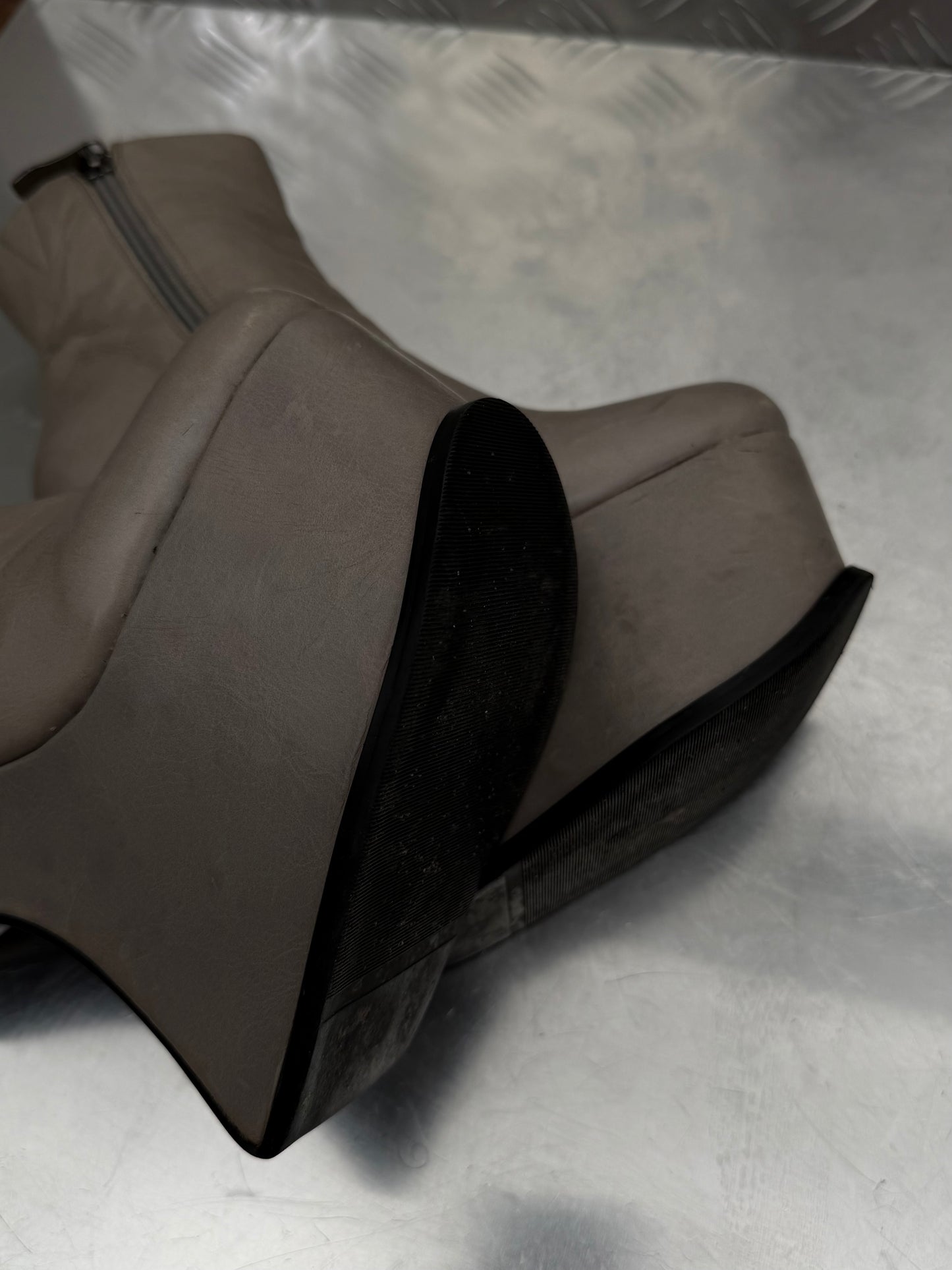 Vintage sculptural leather platform boots TWINKLING GLOBAL