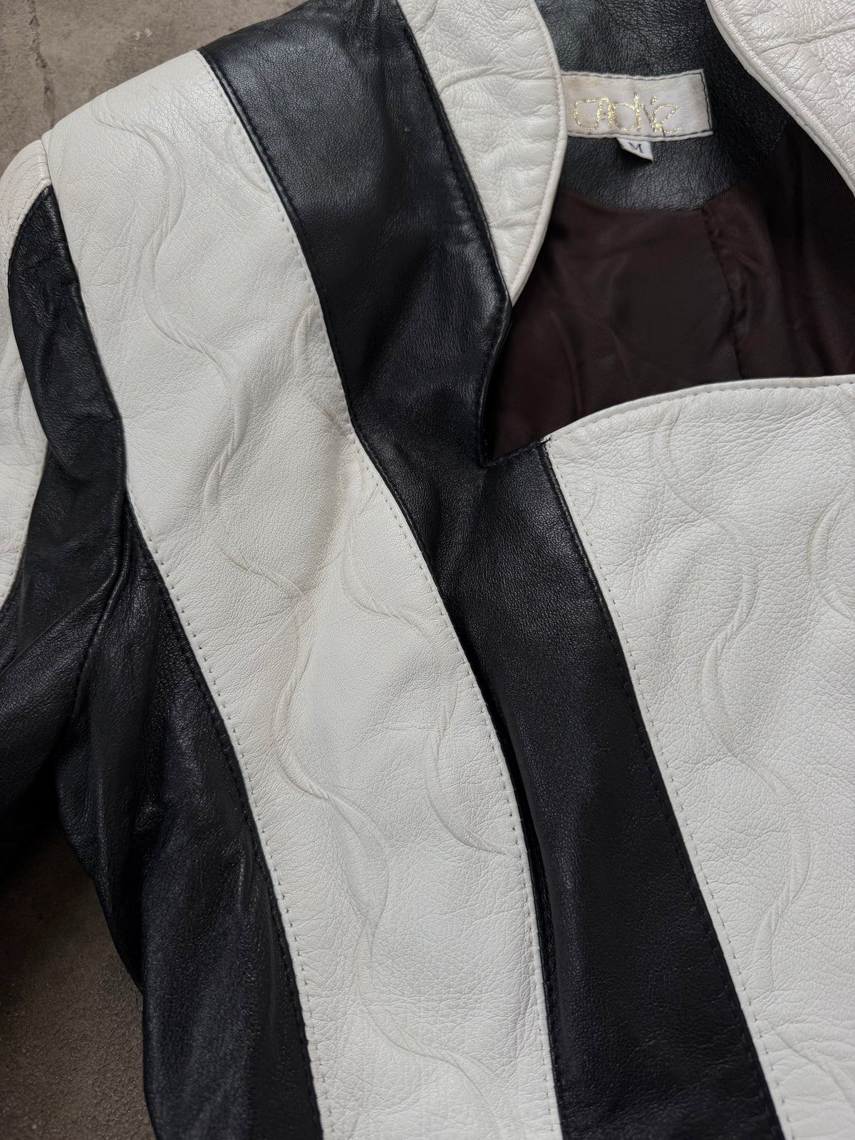 Vintage black & white striped fitted jacket TWINKLING GLOBAL