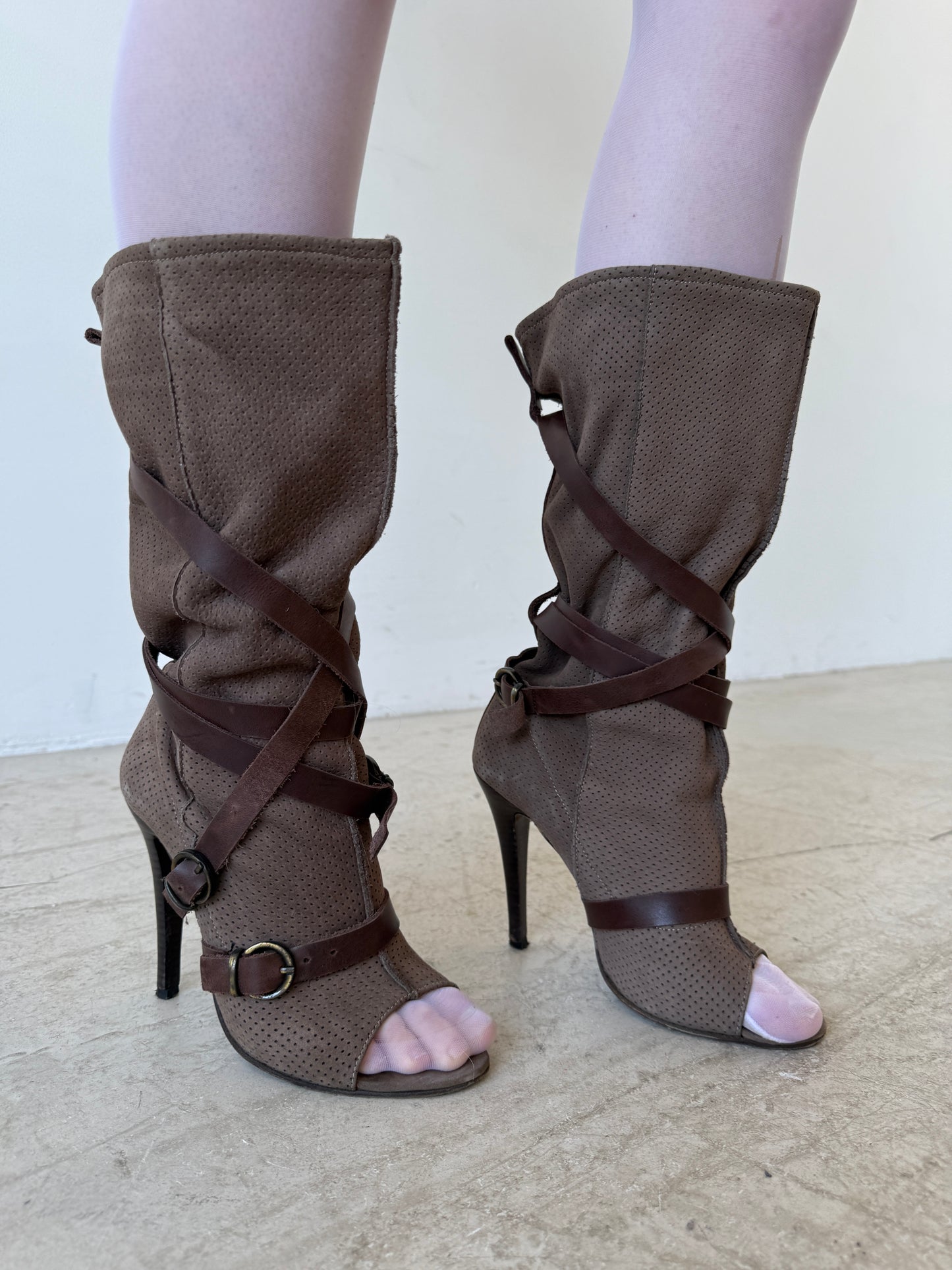 Vintage suede leather open-toe boots with straps TWINKLING GLOBAL