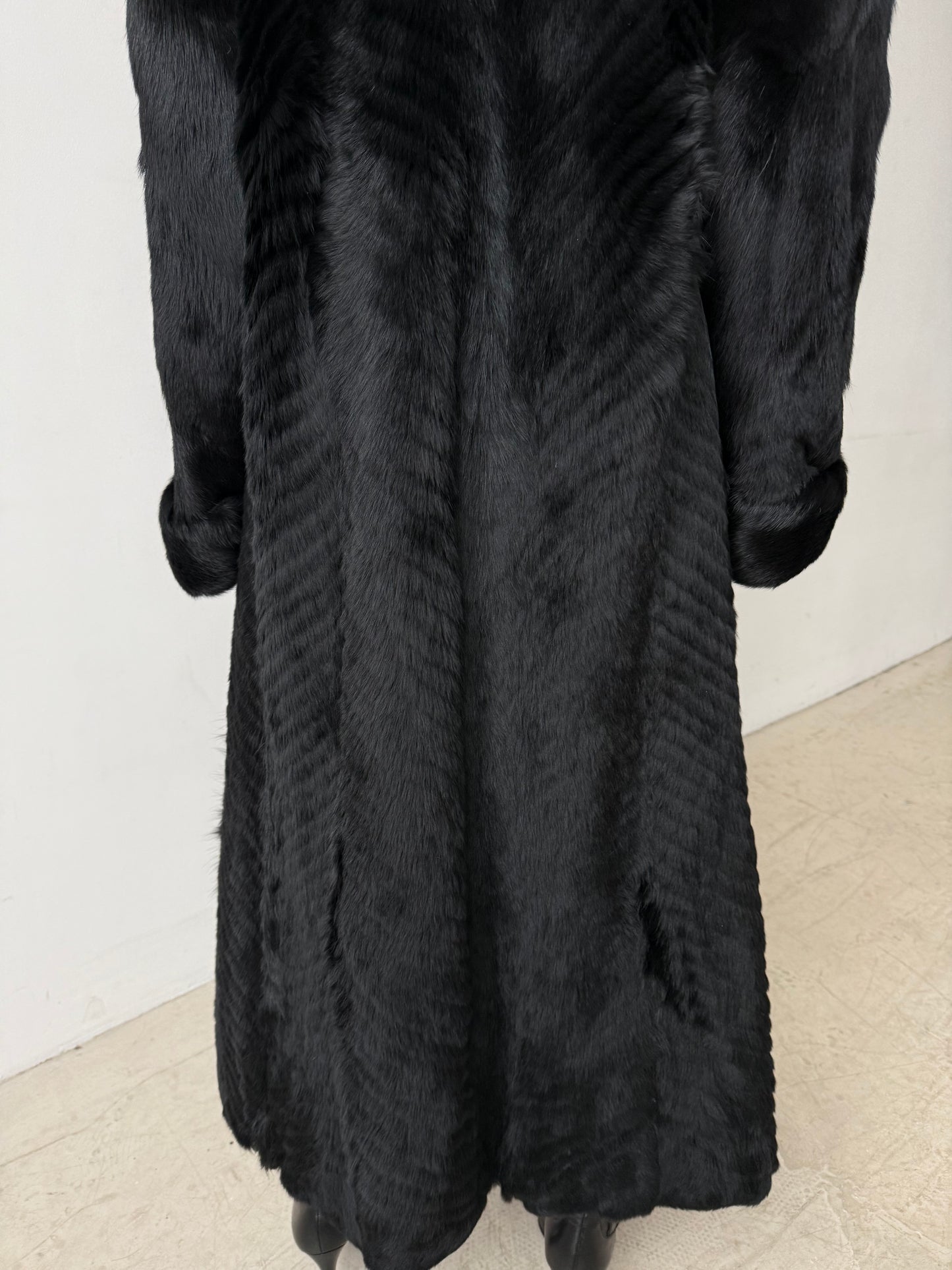 Luxurious vintage coat TWINKLING GLOBAL