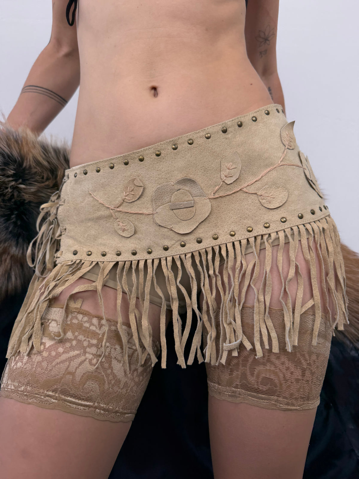 Beige suede fringe belt TWINKLING GLOBAL
