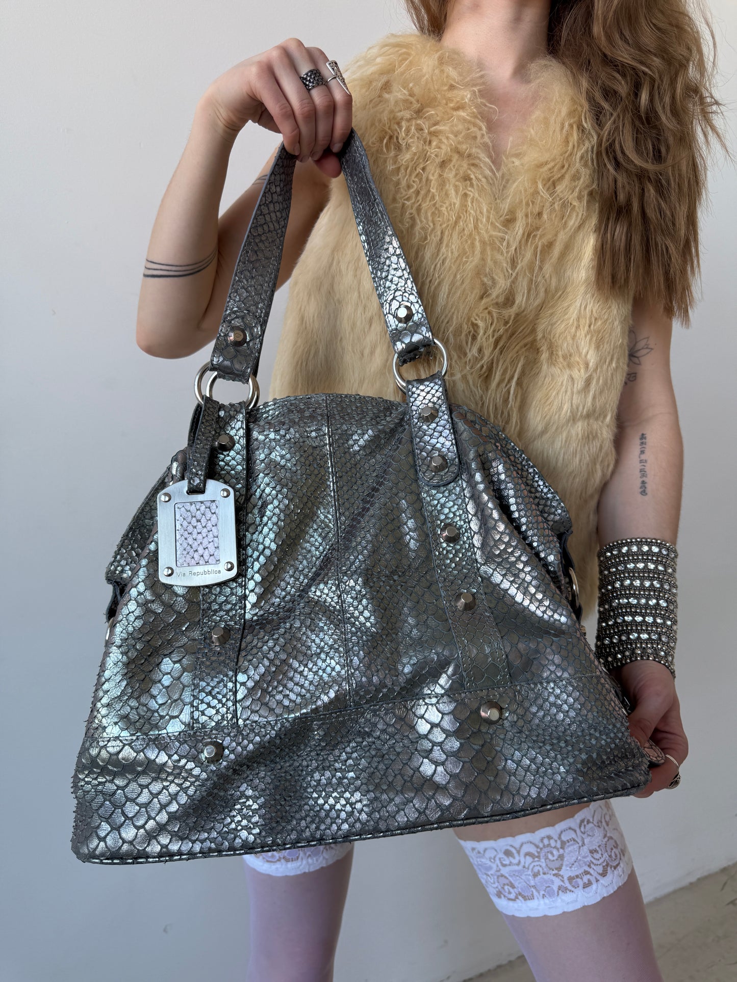 Vintage metallic leather snakeskin-texture bag TWINKLING GLOBAL