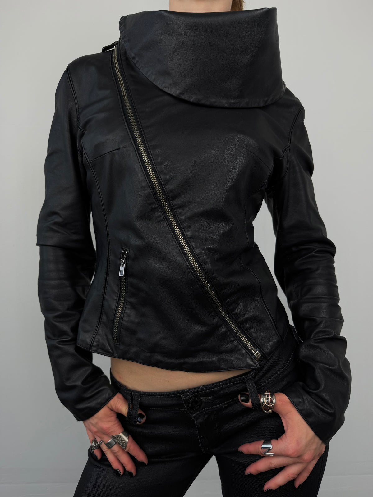 Asymmetric zip jacket with high collar TWINKLING GLOBAL