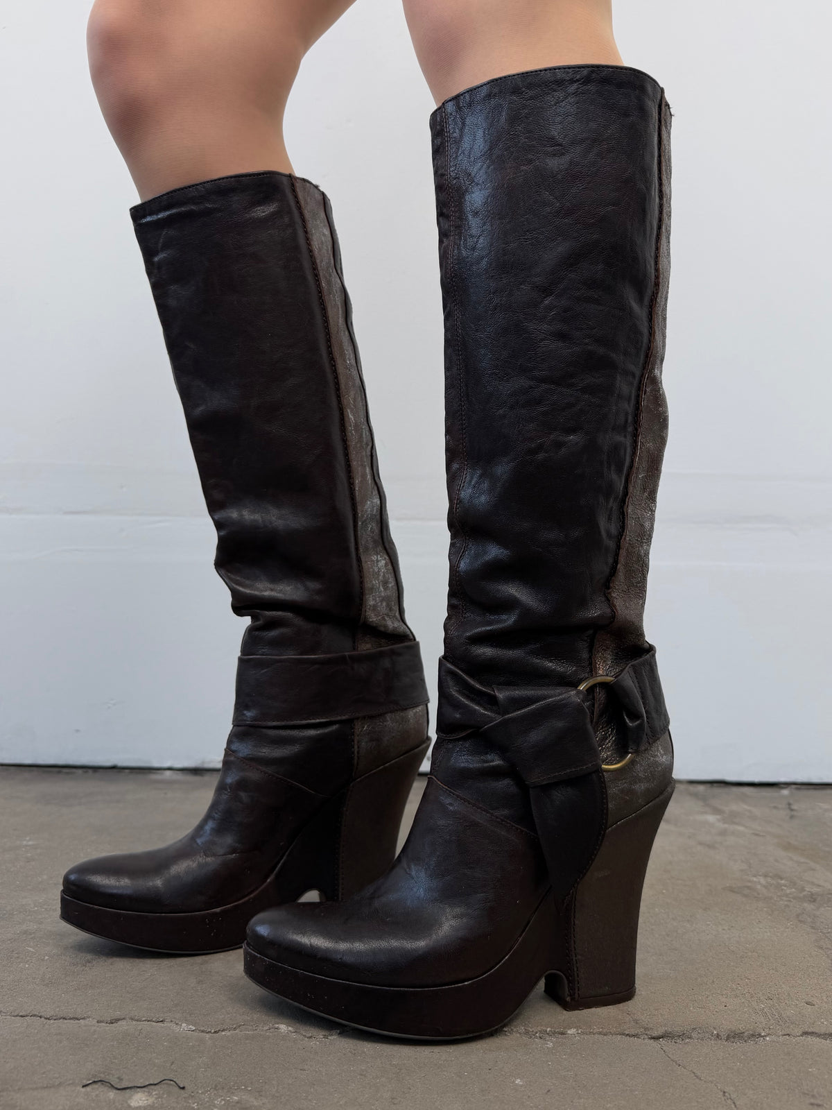 Vintage Vic Matiē brown leather platform boots TWINKLING GLOBAL