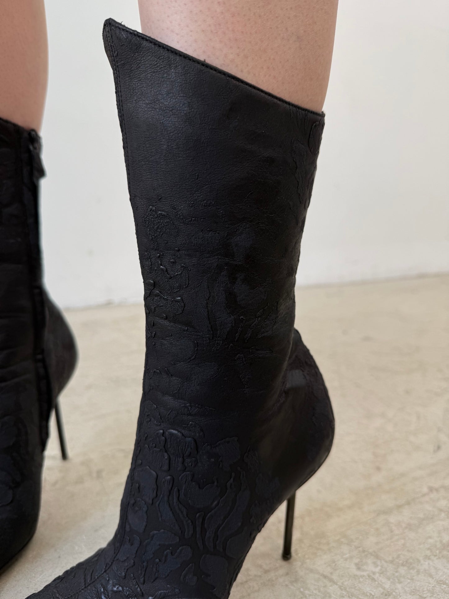 Vintage textured ankle boots TWINKLING GLOBAL