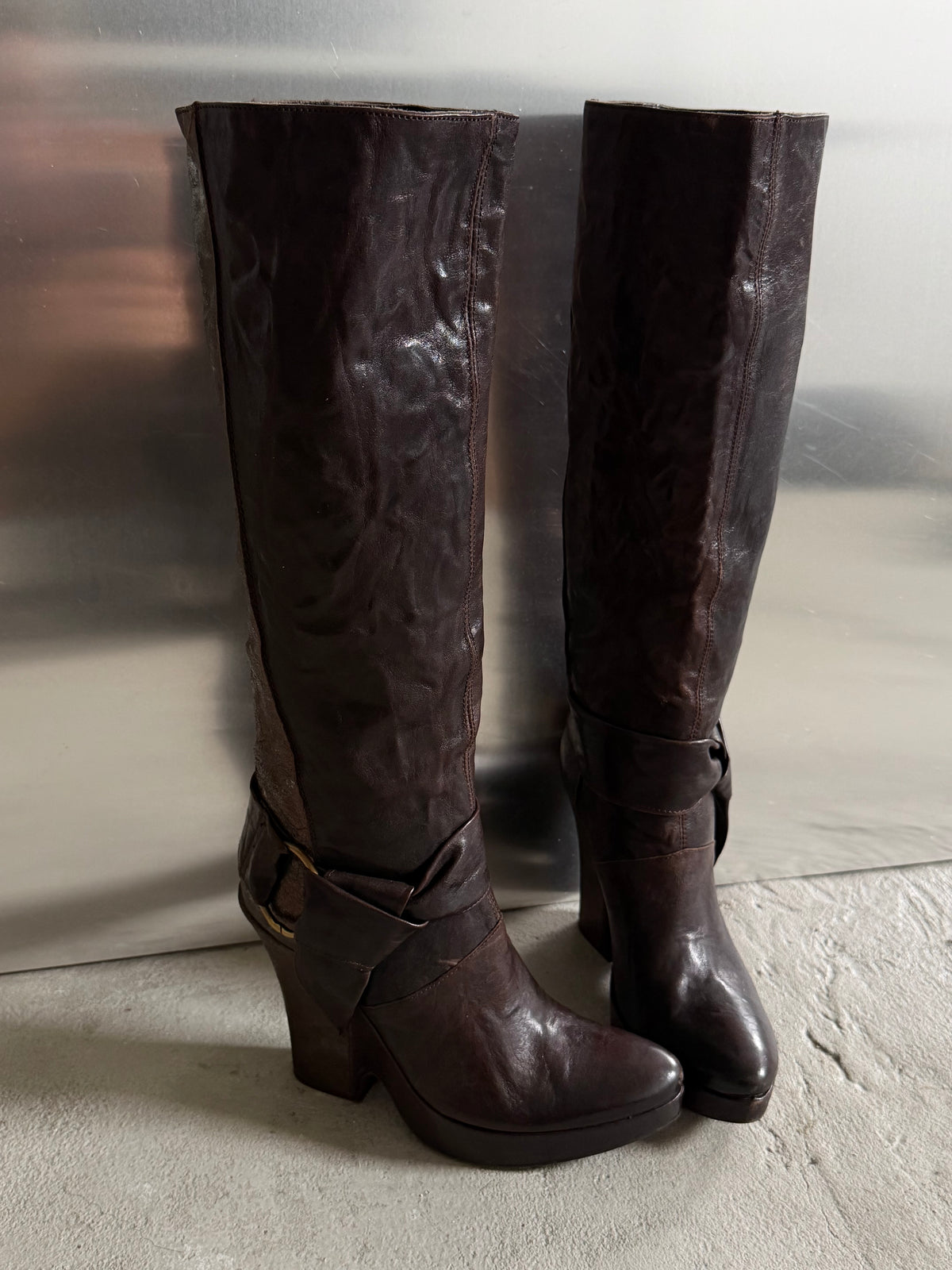 Vintage Vic Matiē brown leather platform boots TWINKLING GLOBAL
