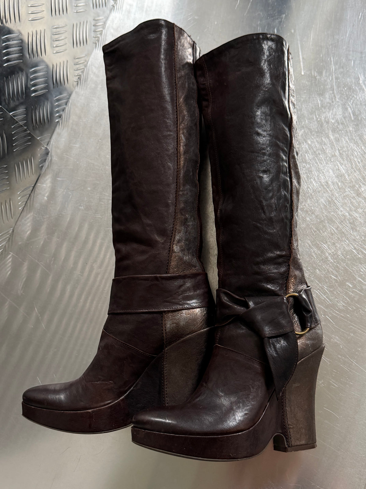 Vintage Vic Matiē brown leather platform boots TWINKLING GLOBAL