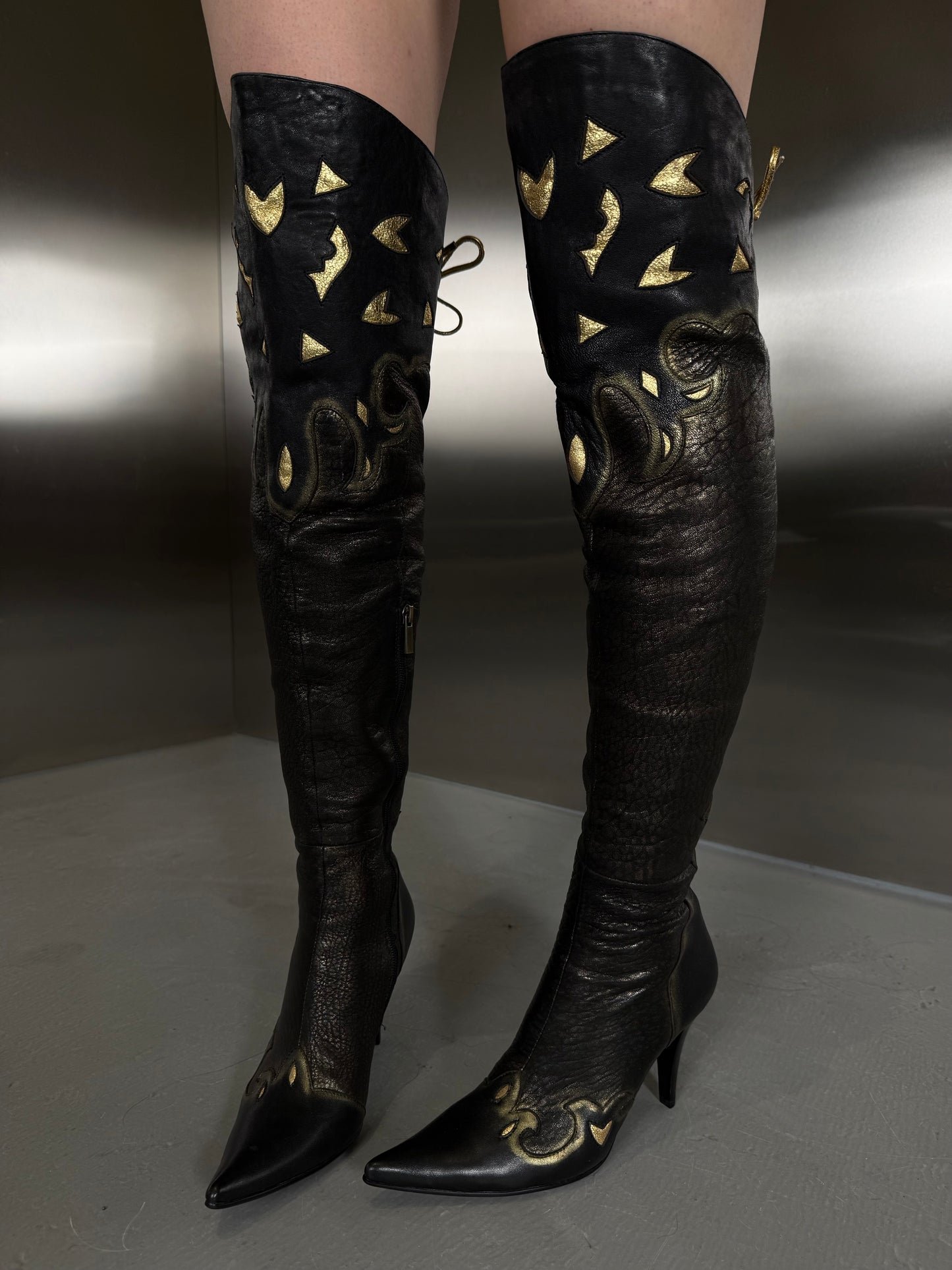 Vintage leather over-the-knee boots TWINKLING GLOBAL