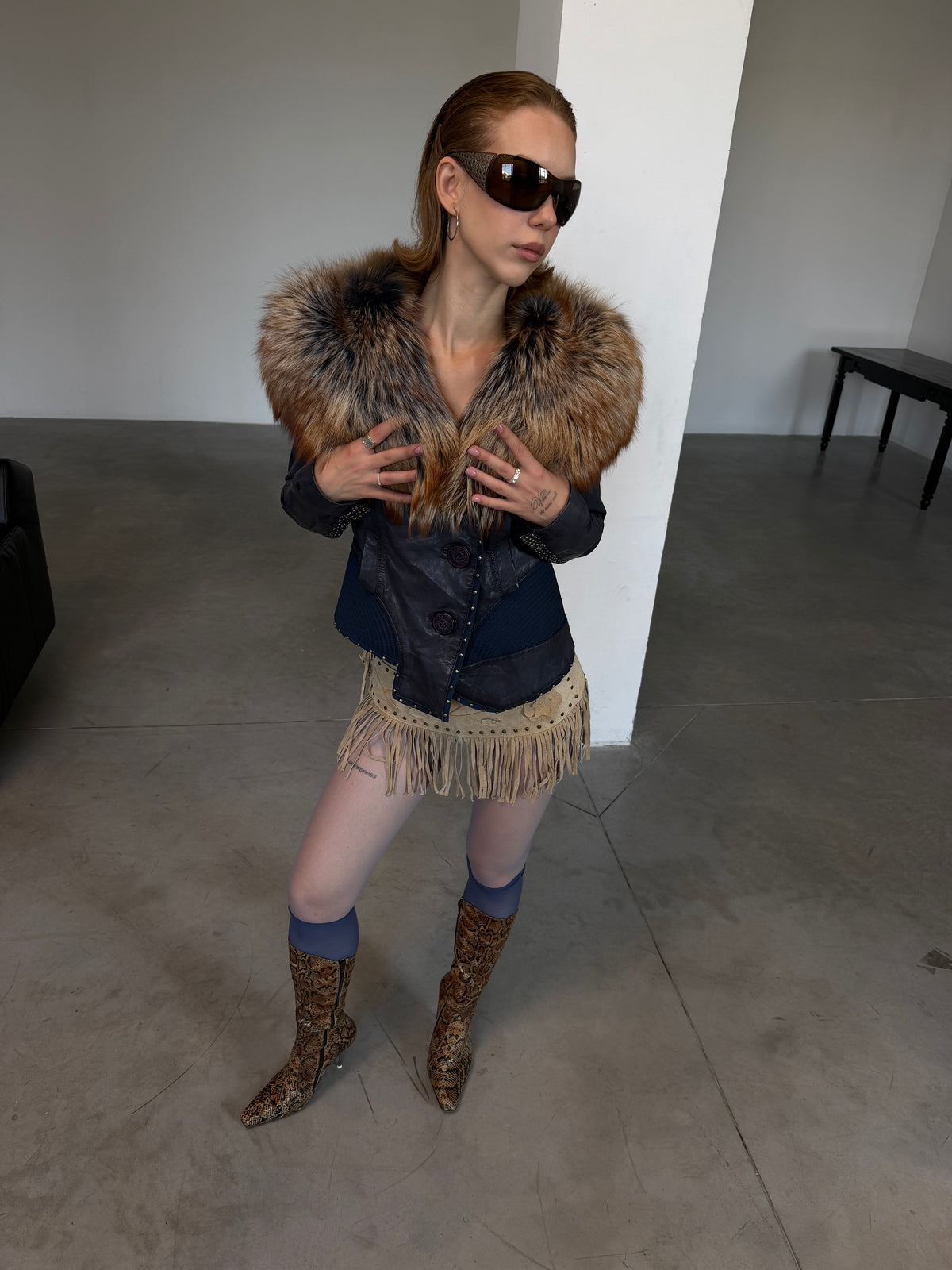 Beige suede fringe belt TWINKLING GLOBAL
