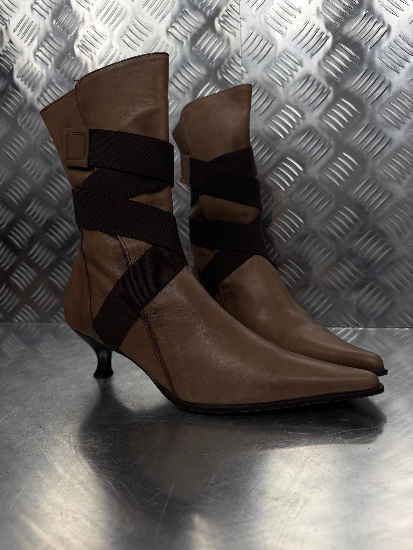 Vintage leather moto style ankle boots TWINKLING GLOBAL