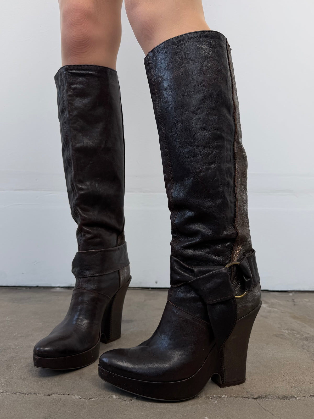 Vintage Vic Matiē brown leather platform boots TWINKLING GLOBAL