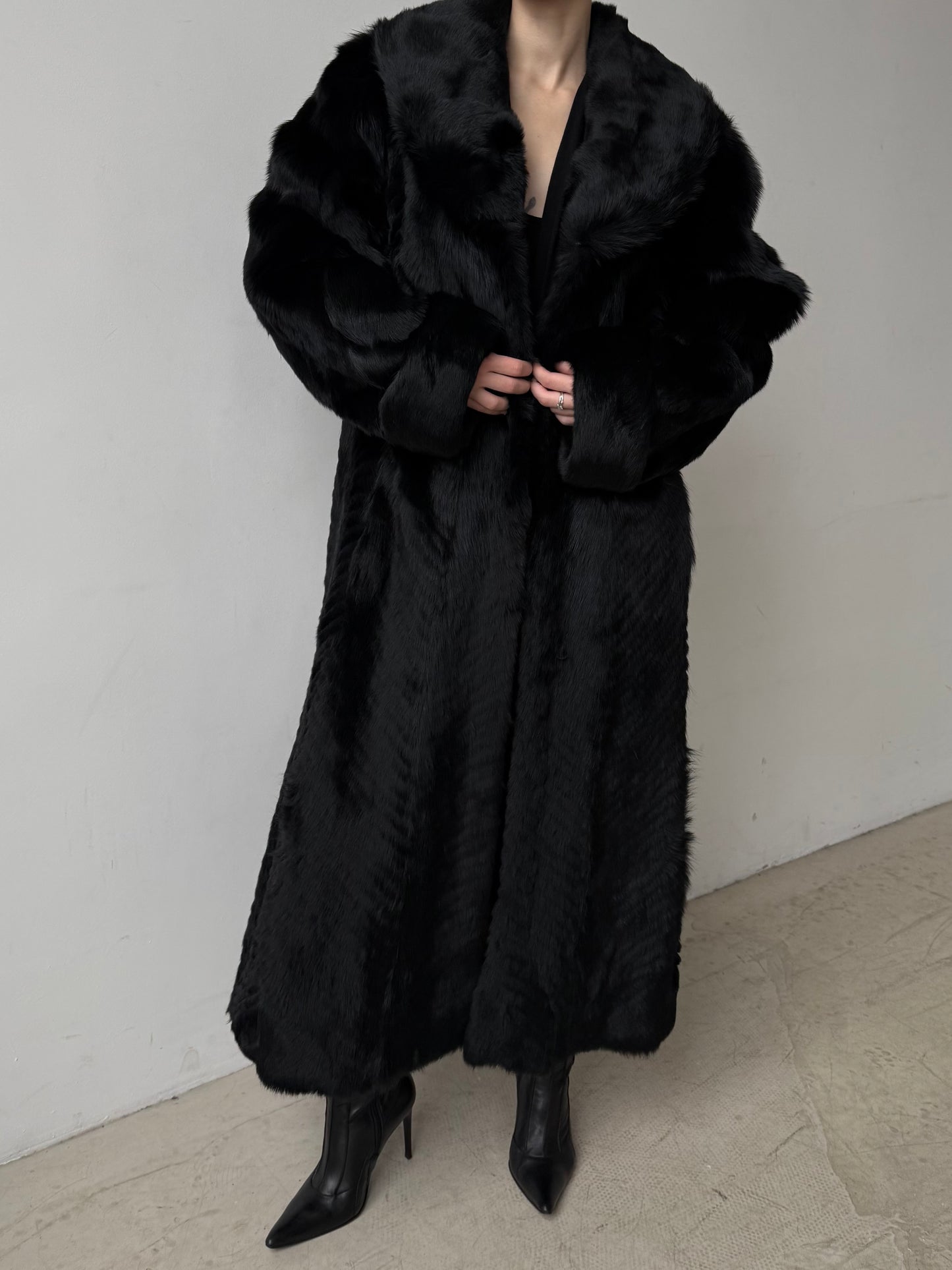 Luxurious vintage coat TWINKLING GLOBAL