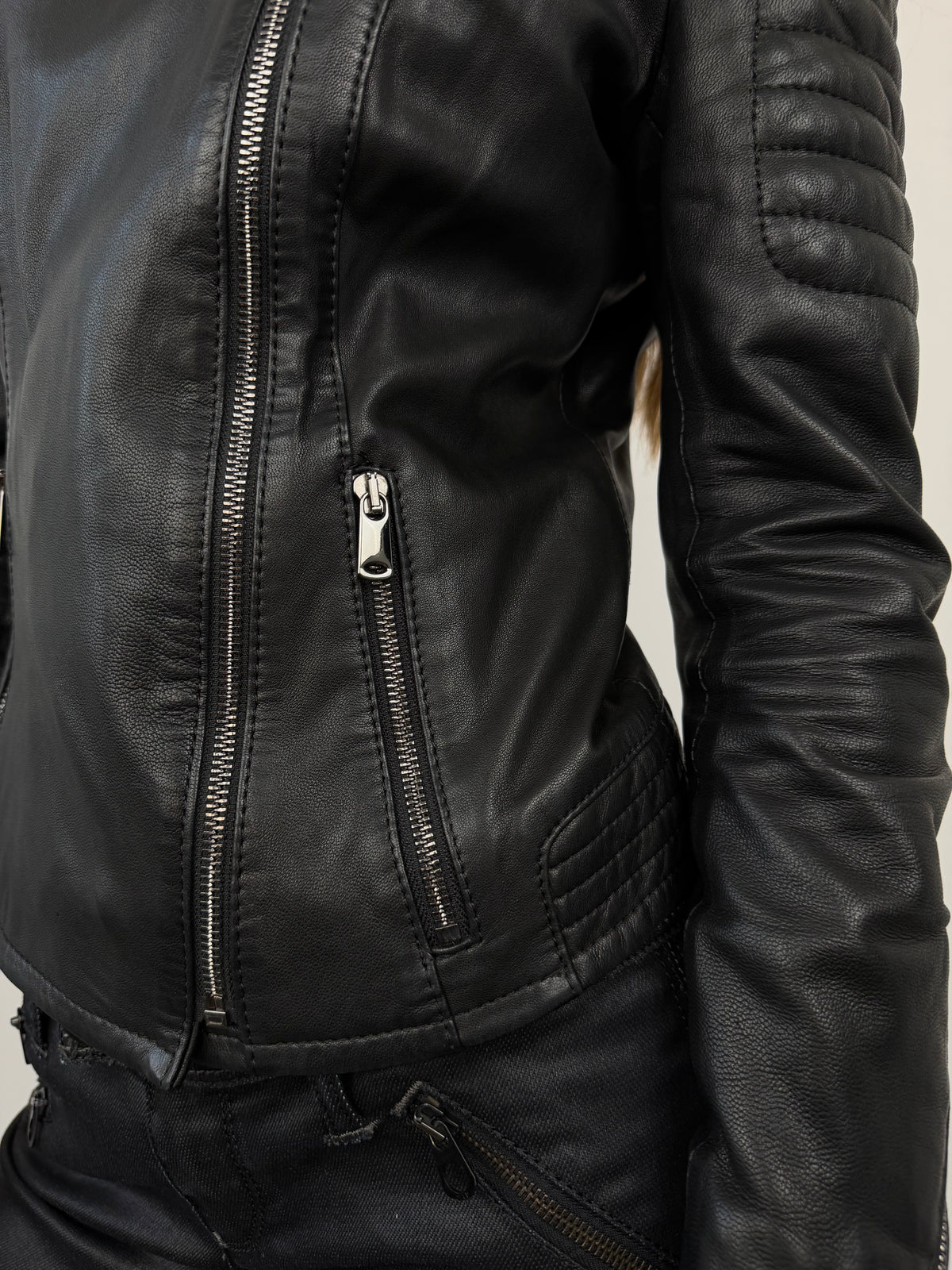 Vintage fitted jacket with asymmetrical sleeve details TWINKLING GLOBAL