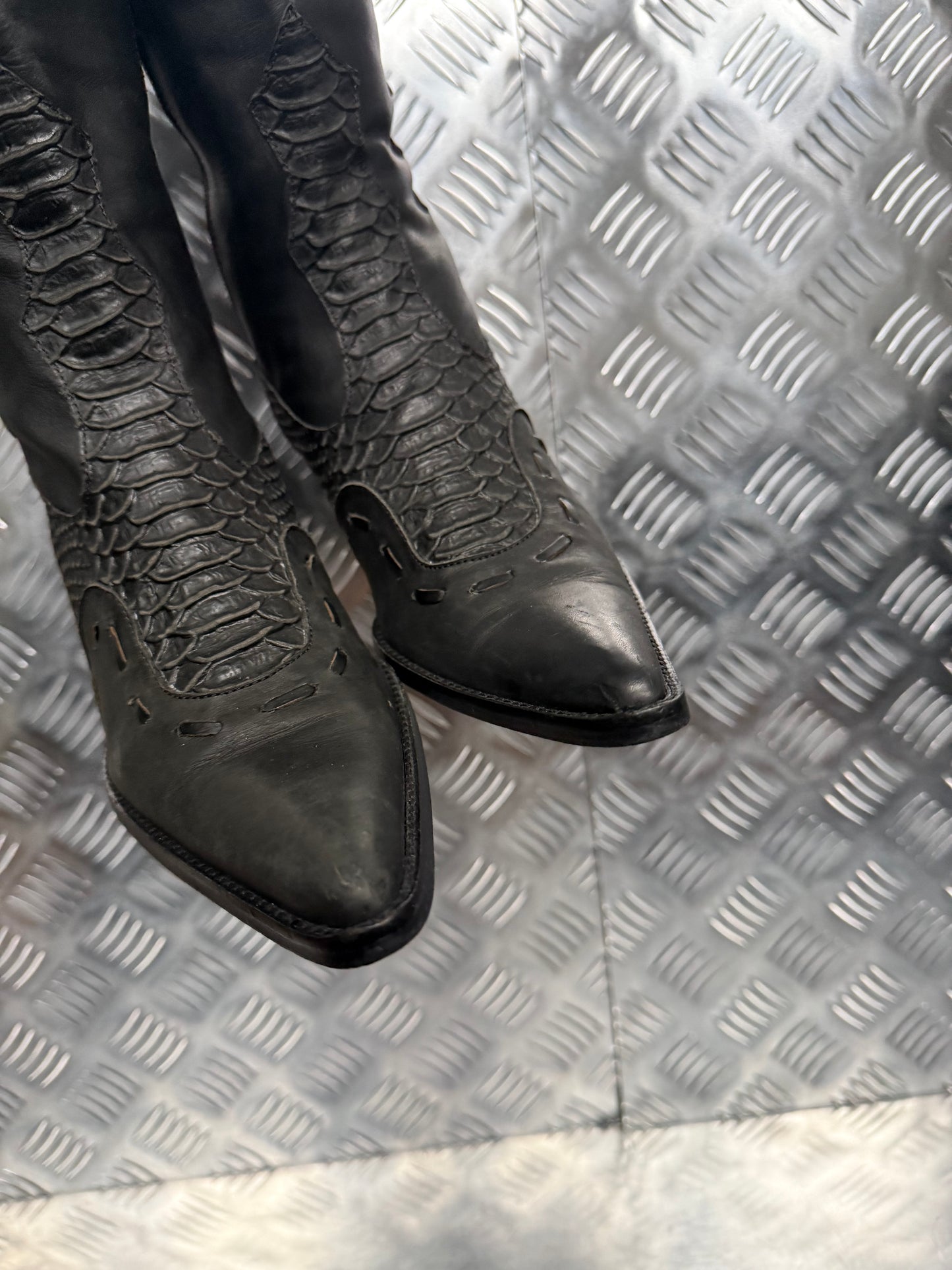 Vintage Italian Leather Cowboy Boots TWINKLING GLOBAL