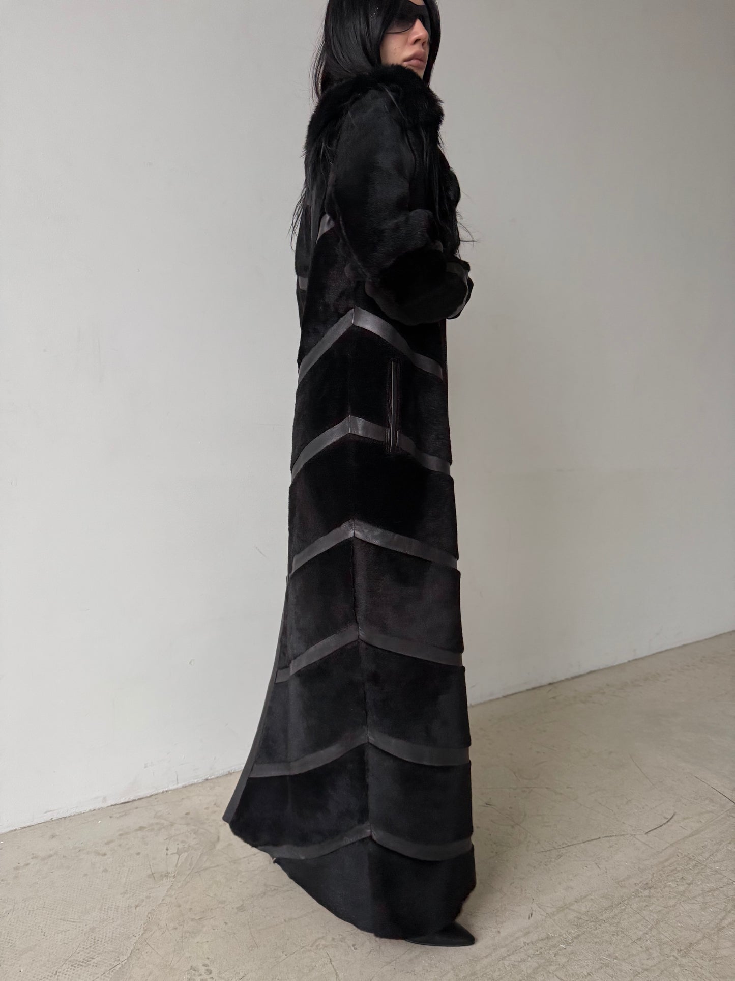 Vintage Black Leather Long Coat TWINKLING GLOBAL
