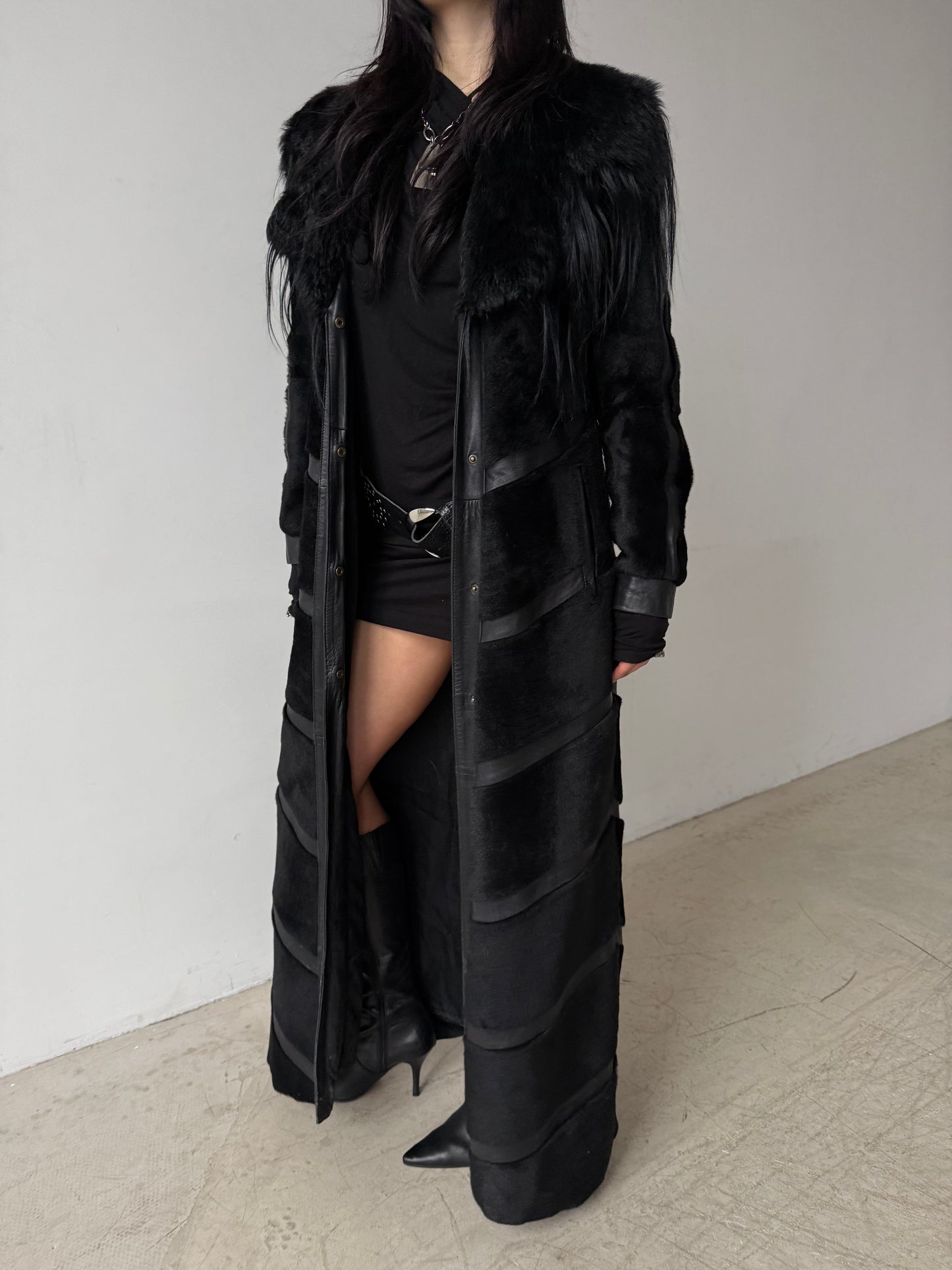 Vintage Black Leather Long Coat TWINKLING GLOBAL