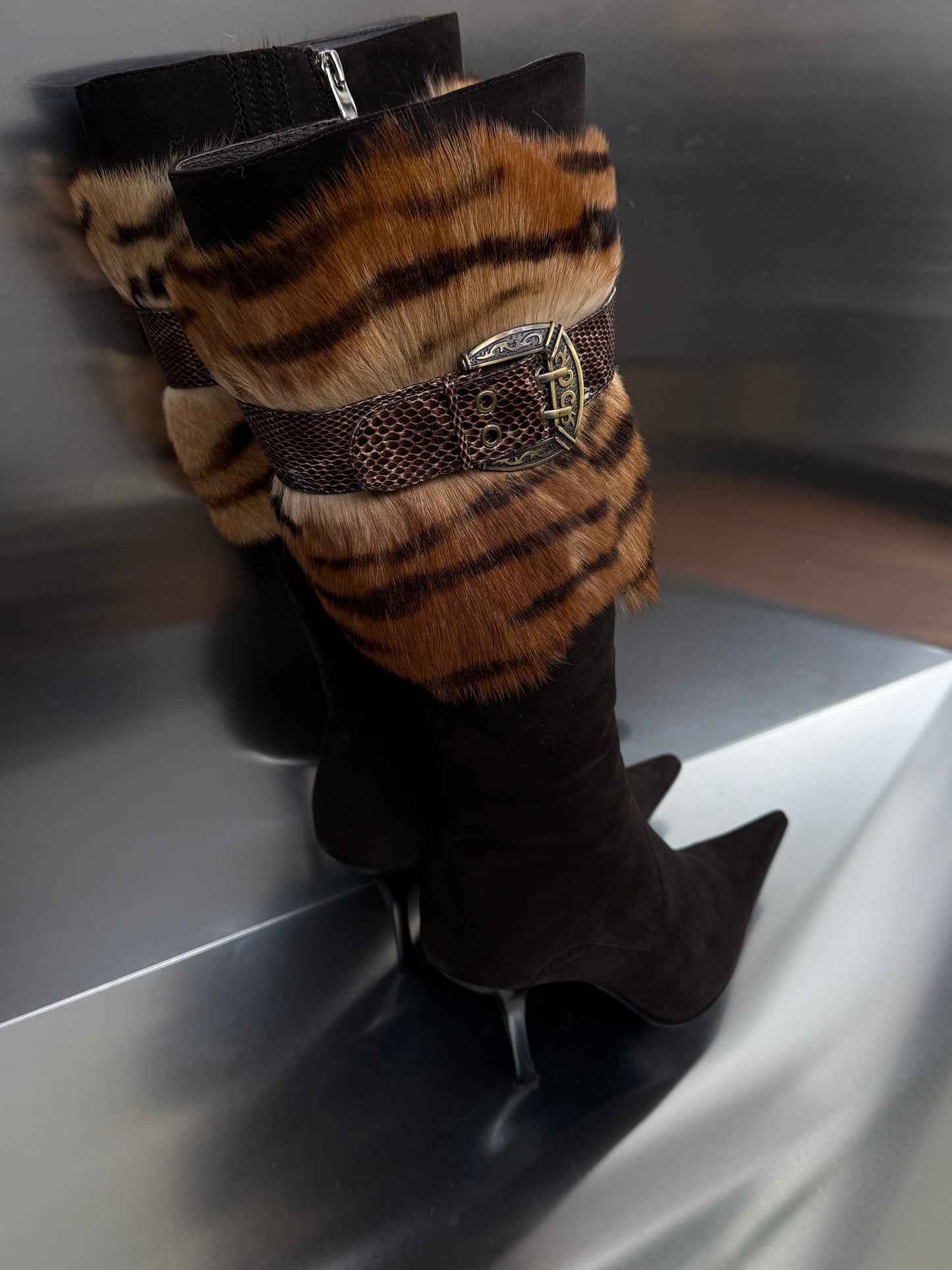 Vintage suede boots  TWINKLING GLOBAL