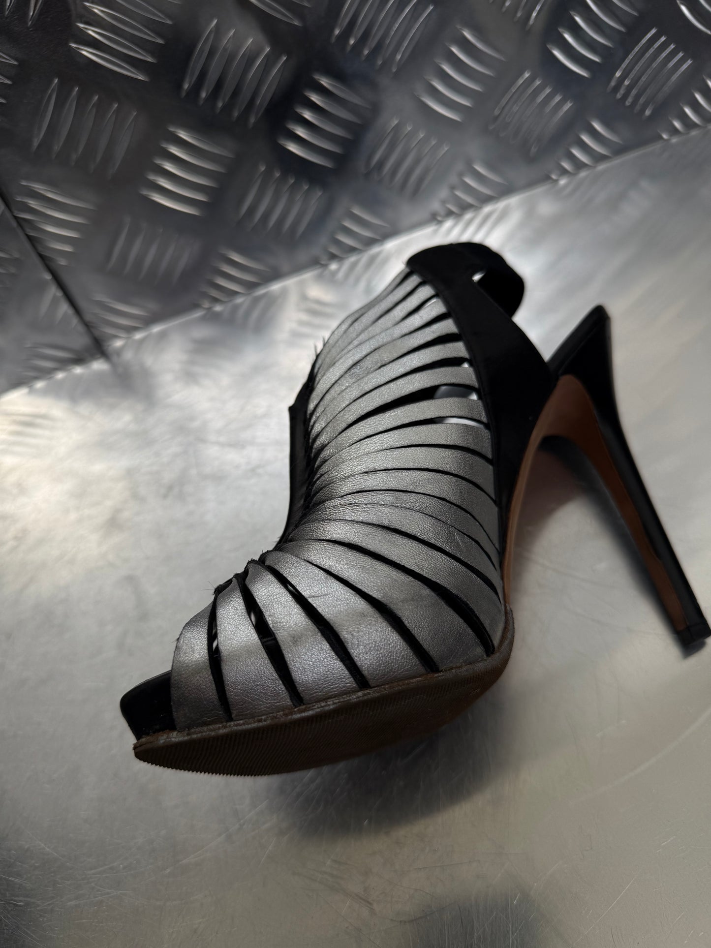 Alexander McQueen leather heels TWINKLING GLOBAL