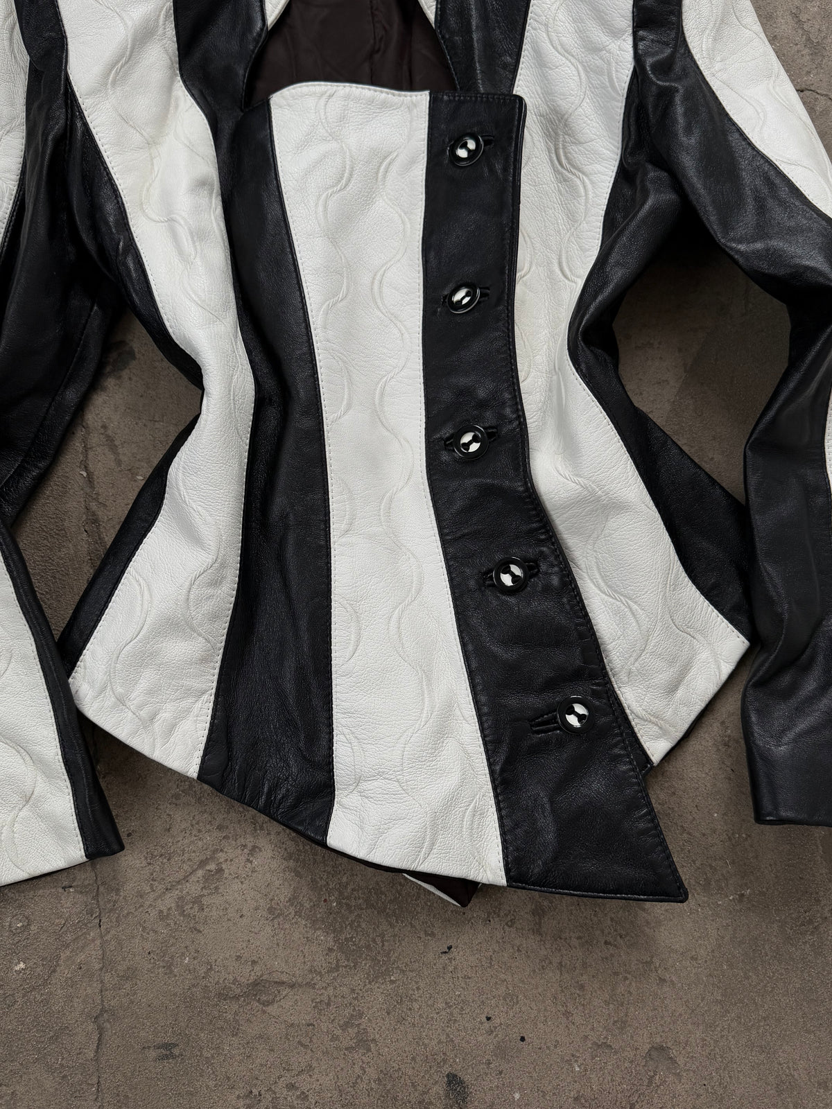 Vintage black & white striped fitted jacket TWINKLING GLOBAL