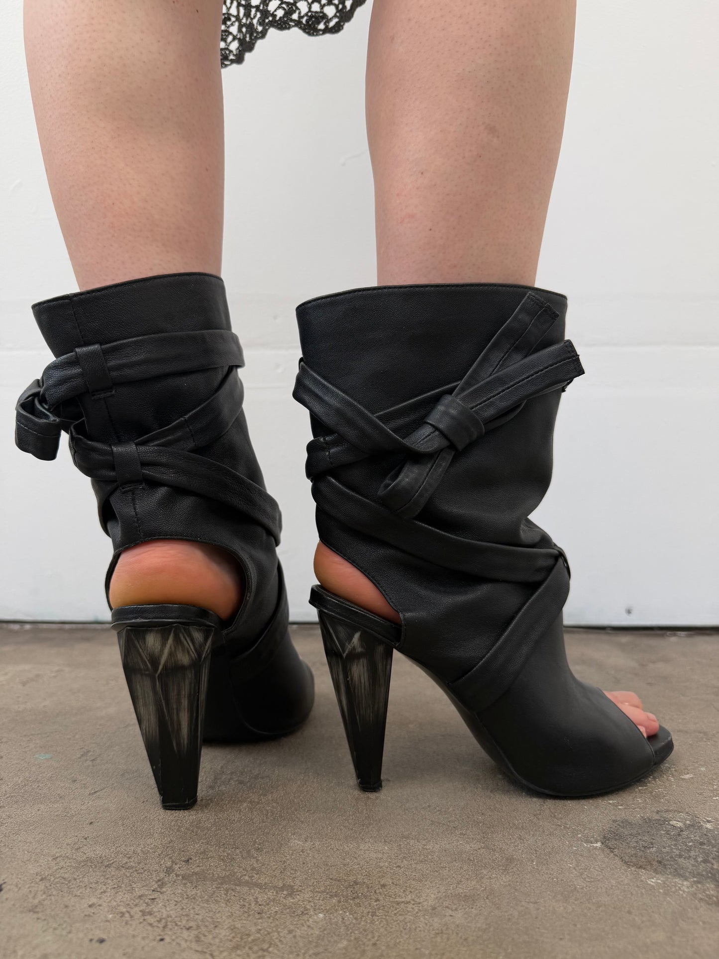 Vintage leather ankle boots TWINKLING GLOBAL