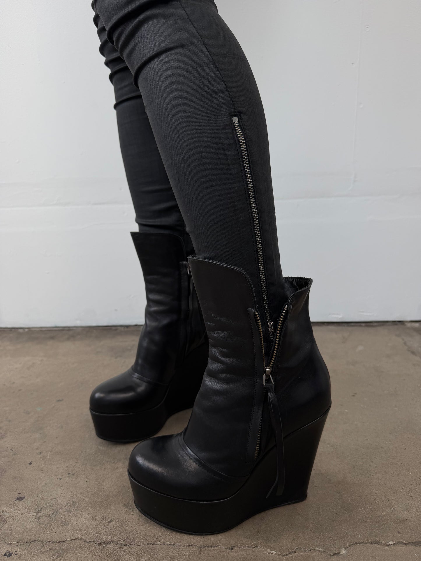 Black coated skinny jeans TWINKLING GLOBAL